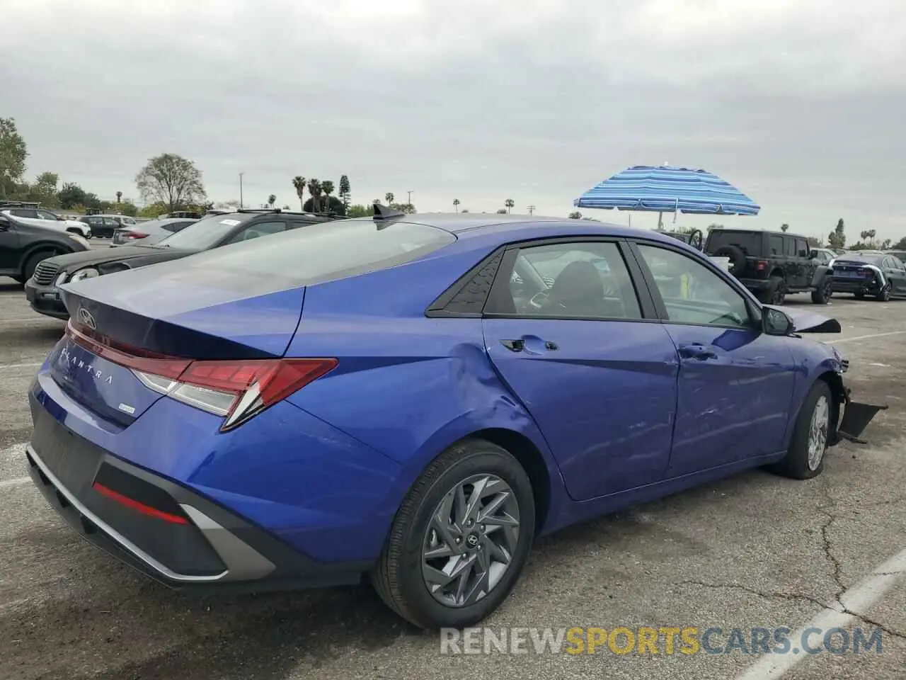 3 fotografías del automóvil dañado KMHLM4DJXRU103567 HYUNDAI ELANTRA 2024
