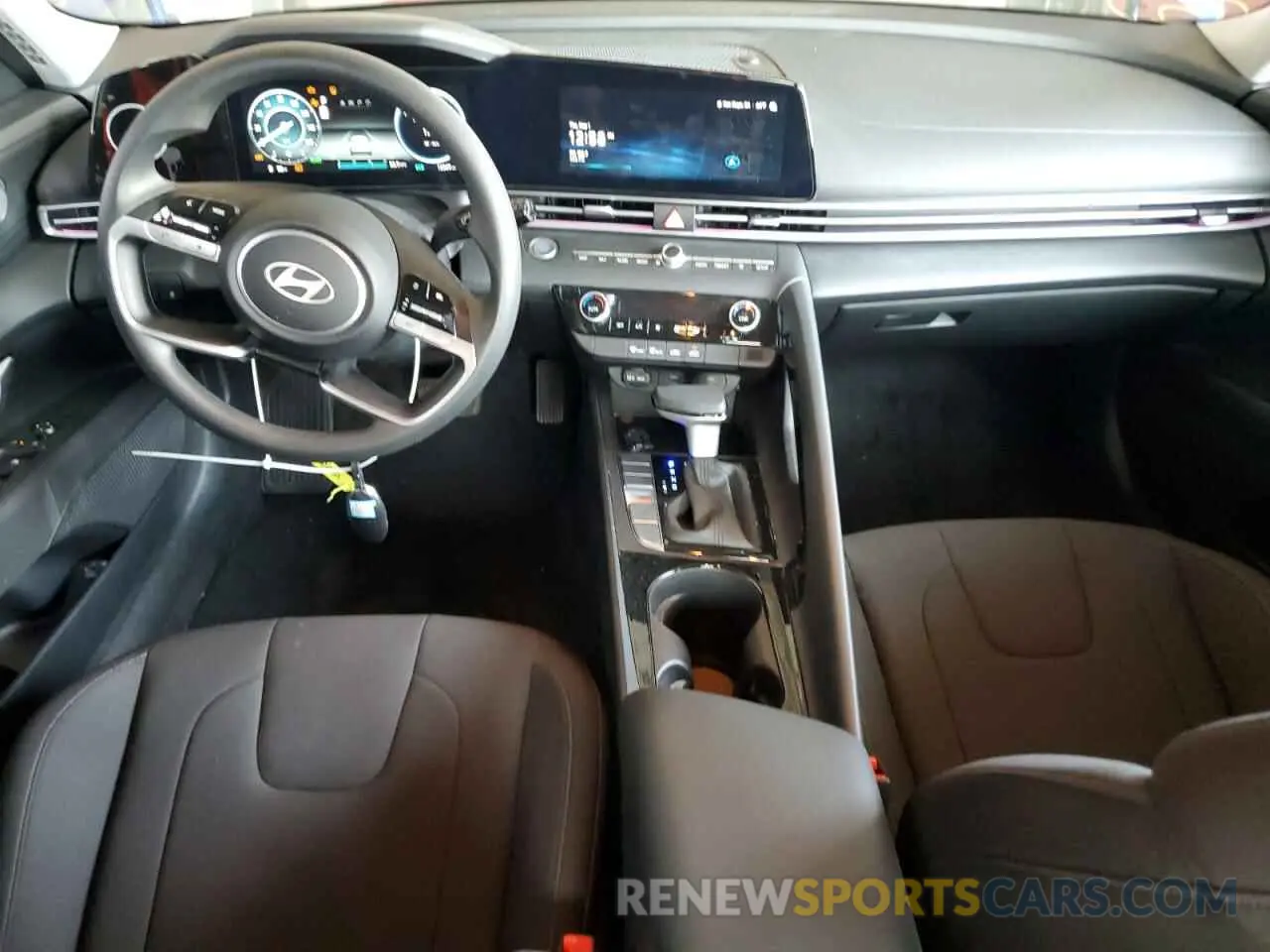 8 fotografías del automóvil dañado KMHLM4DJXRU103567 HYUNDAI ELANTRA 2024