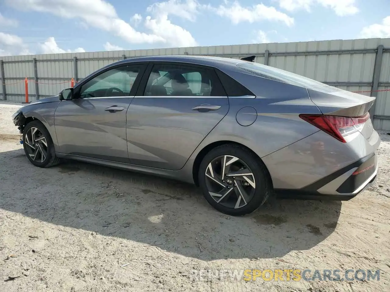 2 fotografías del automóvil dañado KMHLP4DG2RU636122 HYUNDAI ELANTRA 2024