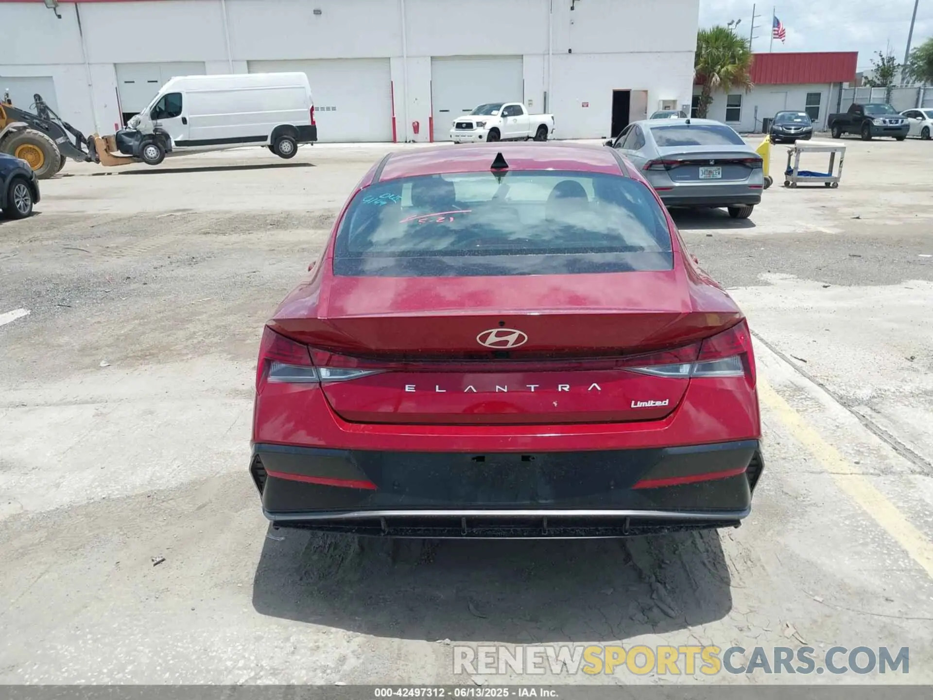 17 fotografías del automóvil dañado KMHLP4DG2RU778745 HYUNDAI ELANTRA 2024