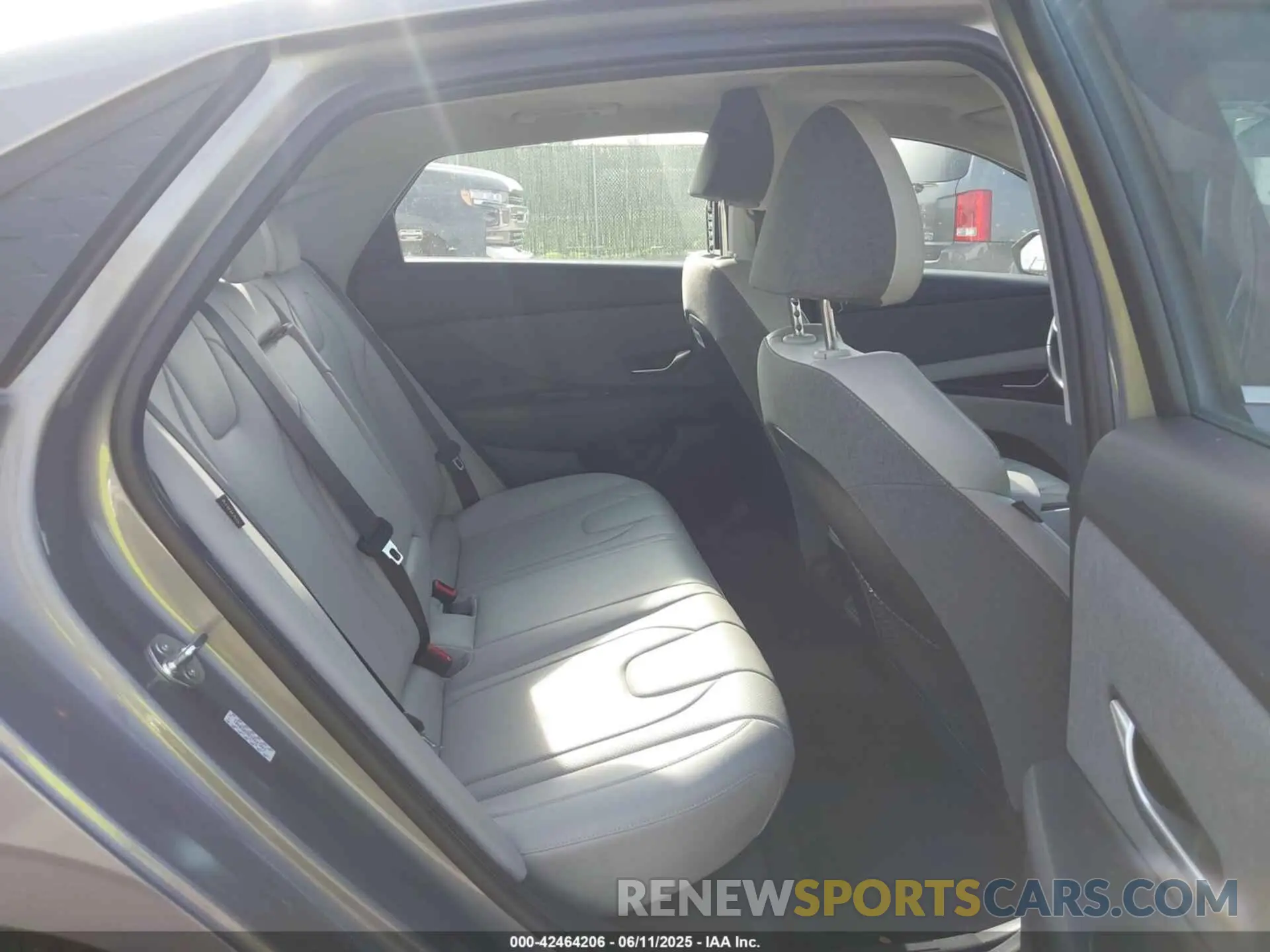 8 fotografías del automóvil dañado KMHLP4DG2RU828401 HYUNDAI ELANTRA 2024