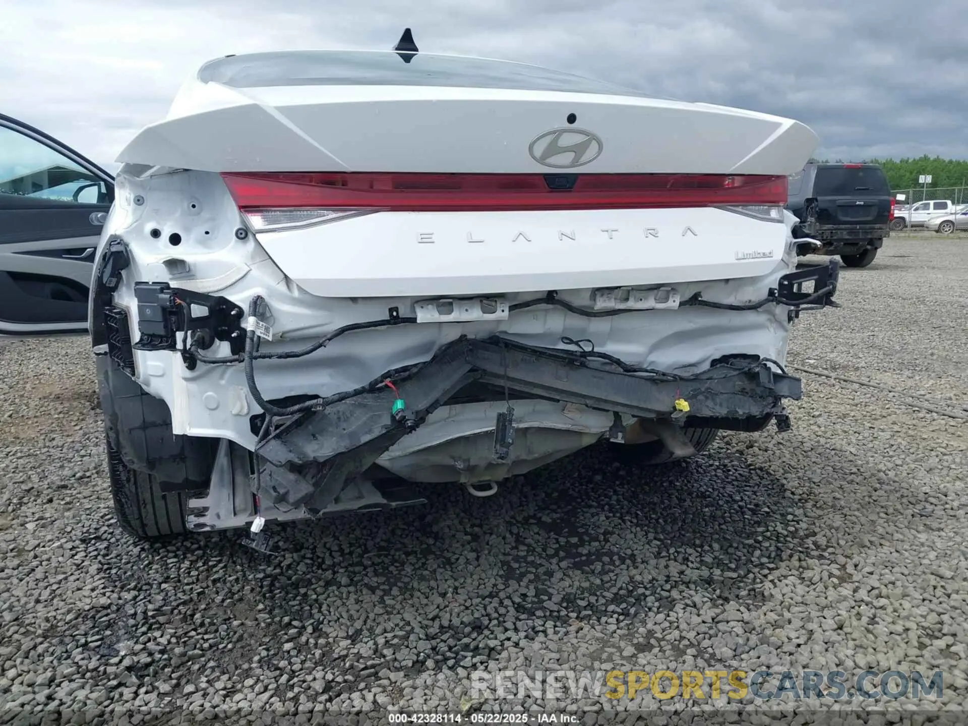 6 fotografías del automóvil dañado KMHLP4DG3RU837222 HYUNDAI ELANTRA 2024