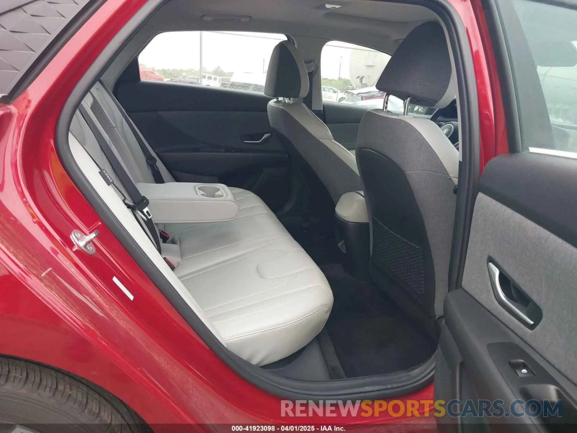 8 fotografías del automóvil dañado KMHLP4DG4RU772493 HYUNDAI ELANTRA 2024