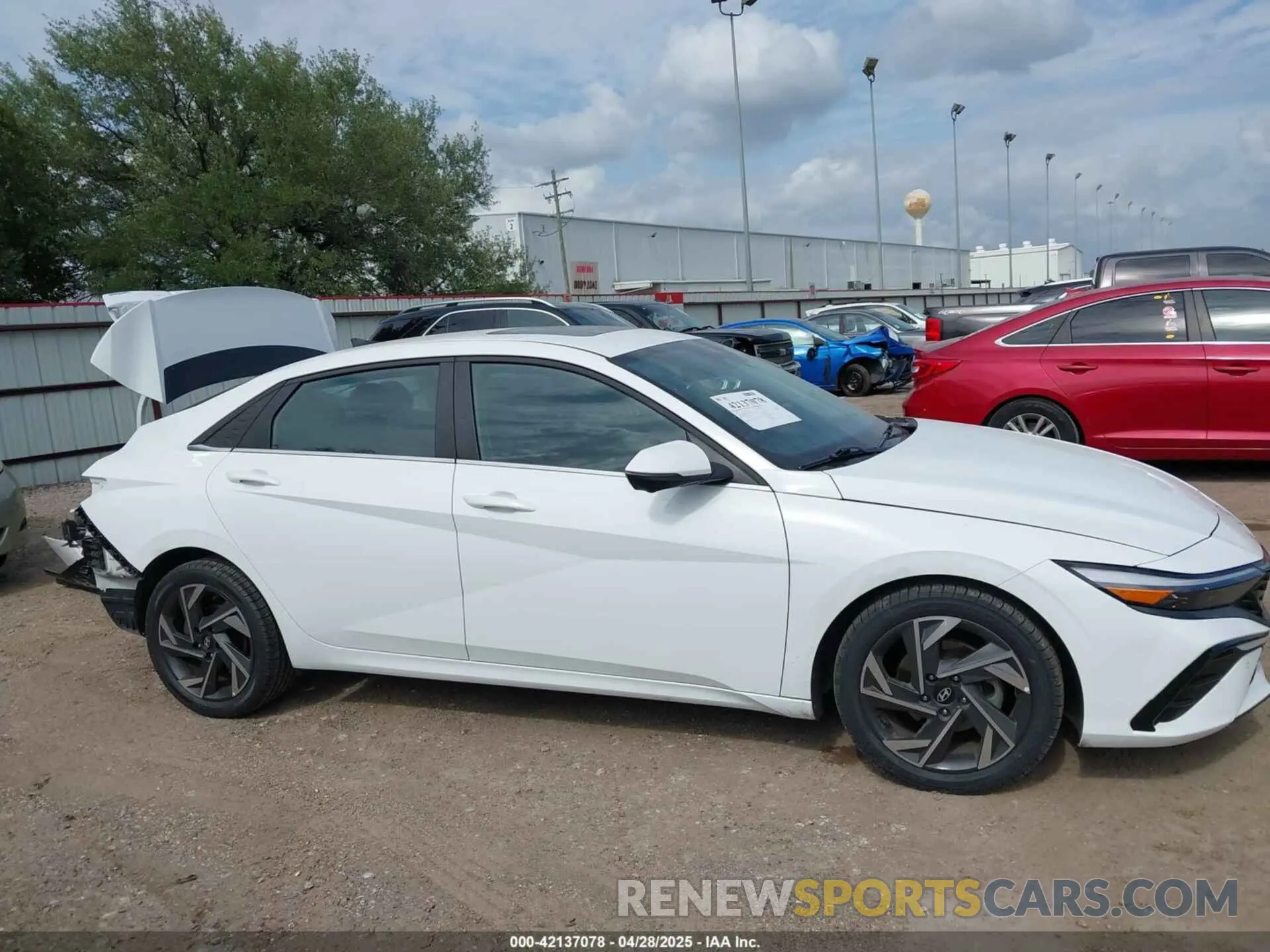 14 fotografías del automóvil dañado KMHLP4DG5RU703294 HYUNDAI ELANTRA 2024