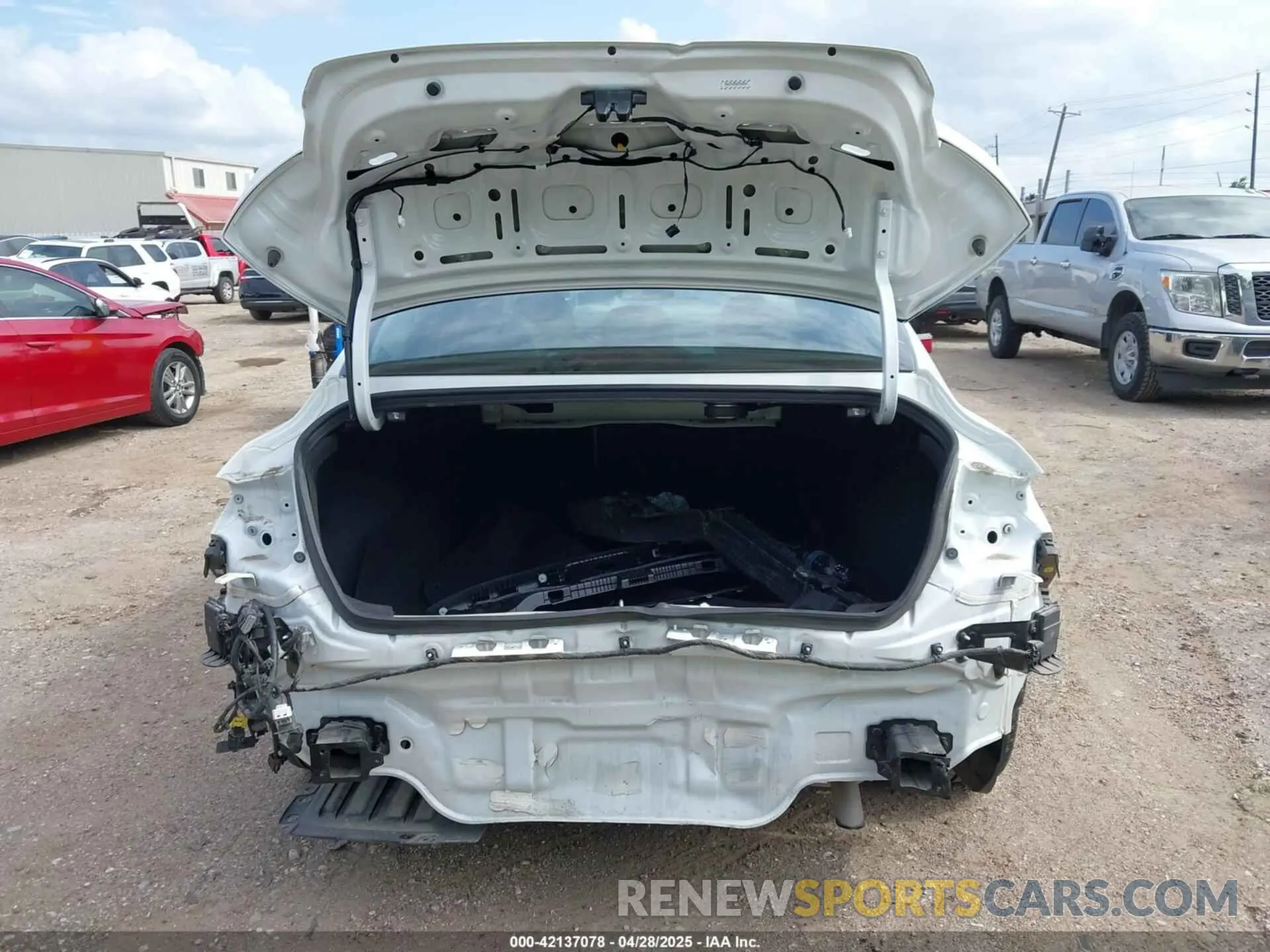 17 fotografías del automóvil dañado KMHLP4DG5RU703294 HYUNDAI ELANTRA 2024