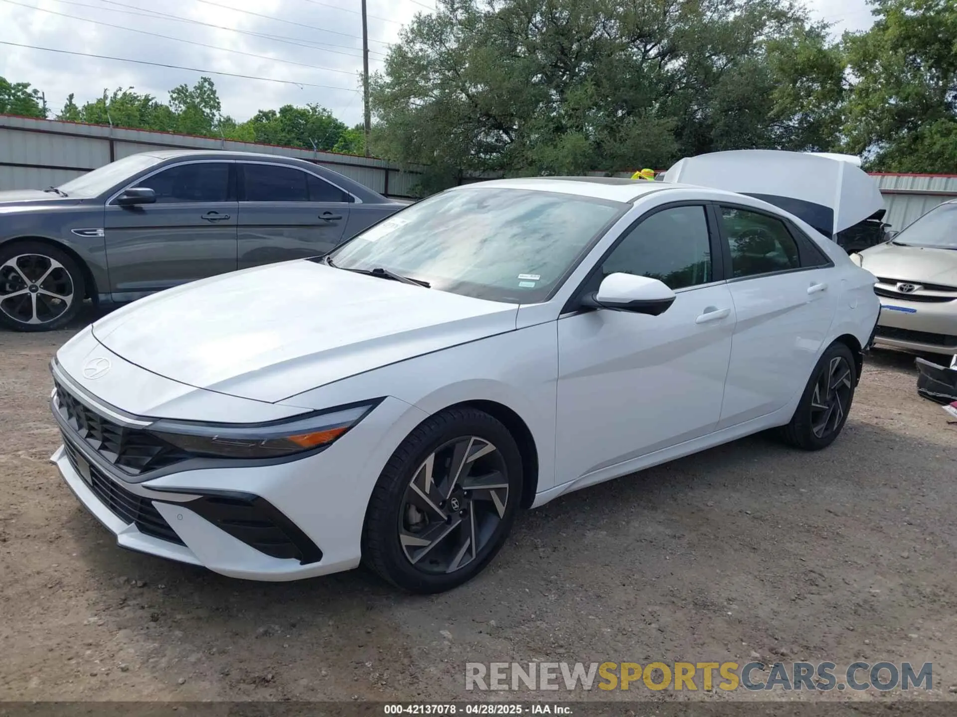 2 fotografías del automóvil dañado KMHLP4DG5RU703294 HYUNDAI ELANTRA 2024