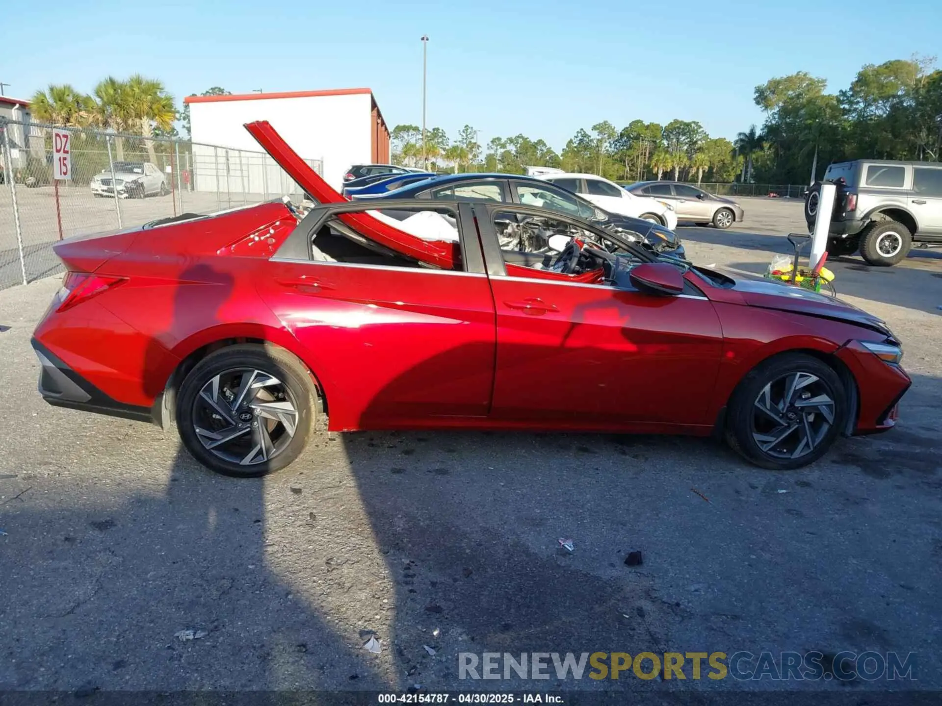 13 fotografías del automóvil dañado KMHLP4DG5RU764628 HYUNDAI ELANTRA 2024