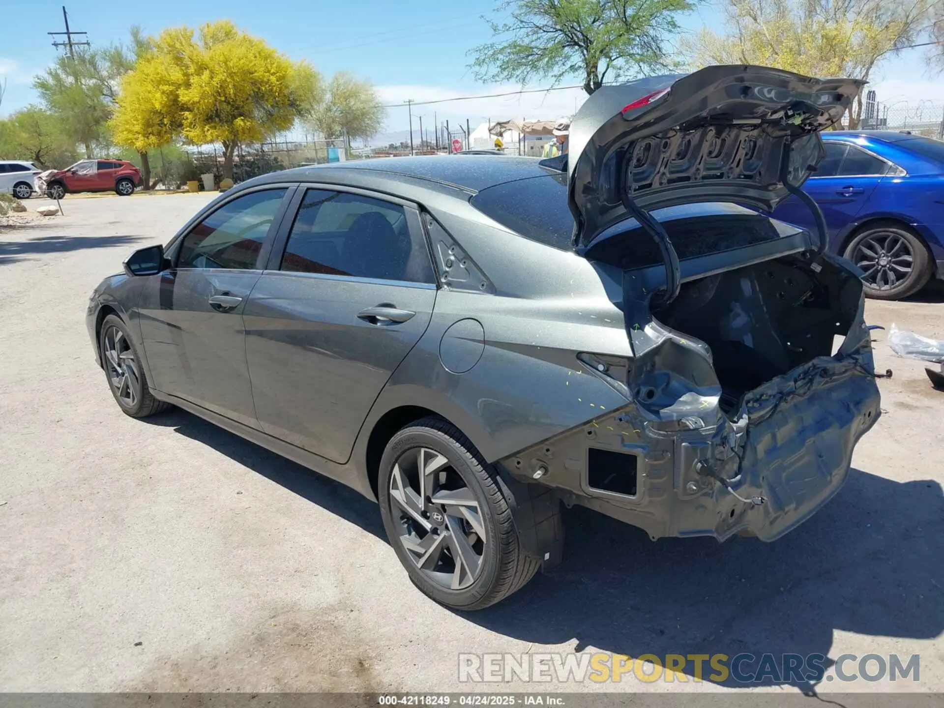 3 fotografías del automóvil dañado KMHLP4DG8RU656892 HYUNDAI ELANTRA 2024