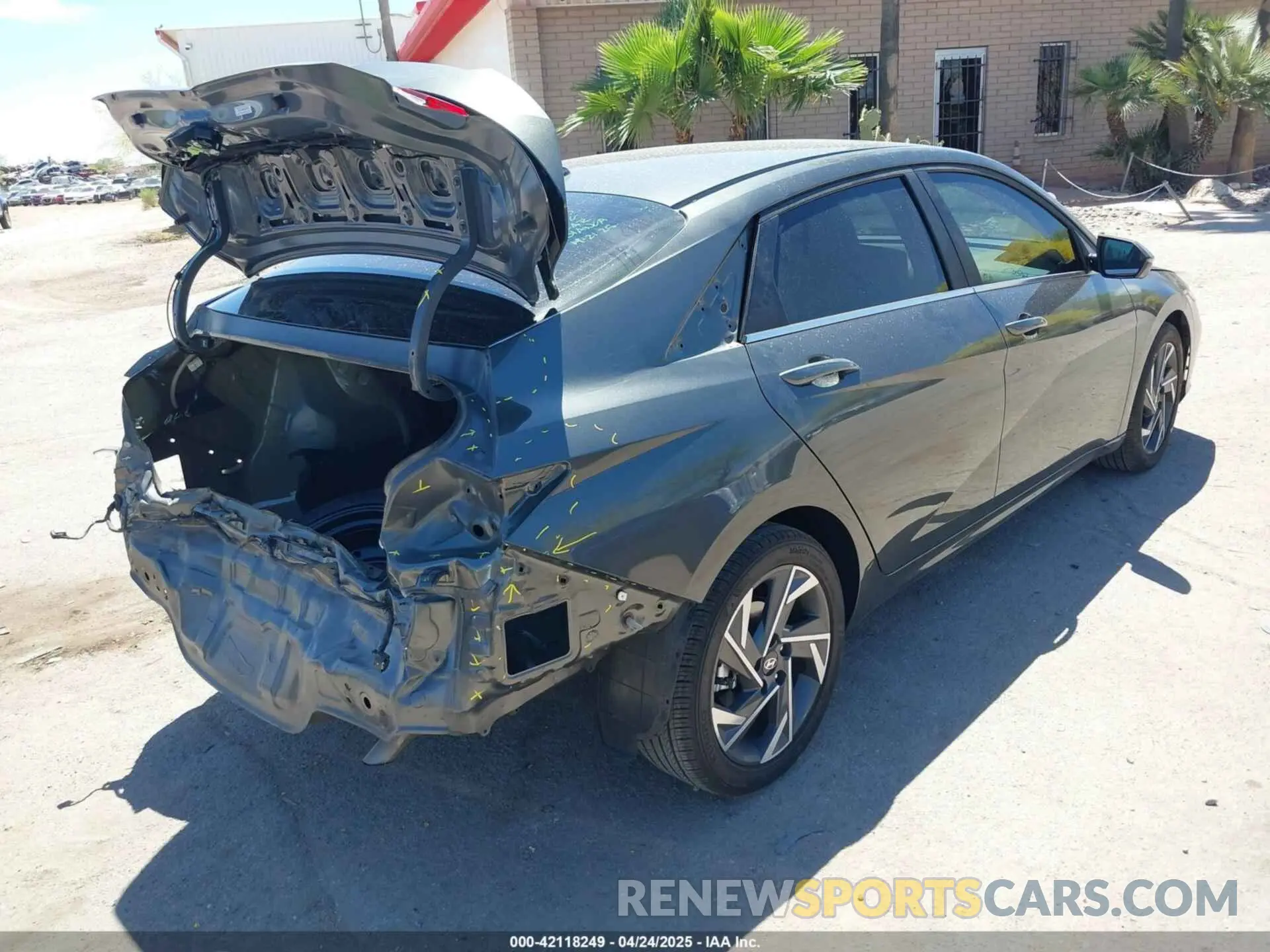 4 fotografías del automóvil dañado KMHLP4DG8RU656892 HYUNDAI ELANTRA 2024