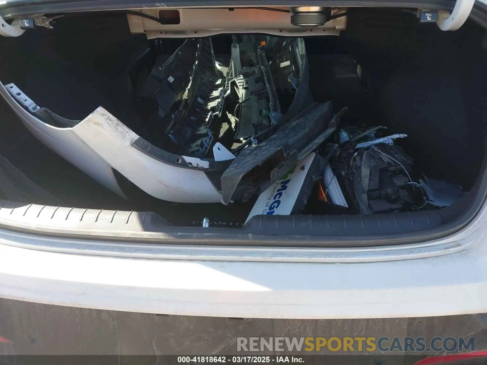 12 fotografías del automóvil dañado KMHLP4DGXRU779755 HYUNDAI ELANTRA 2024