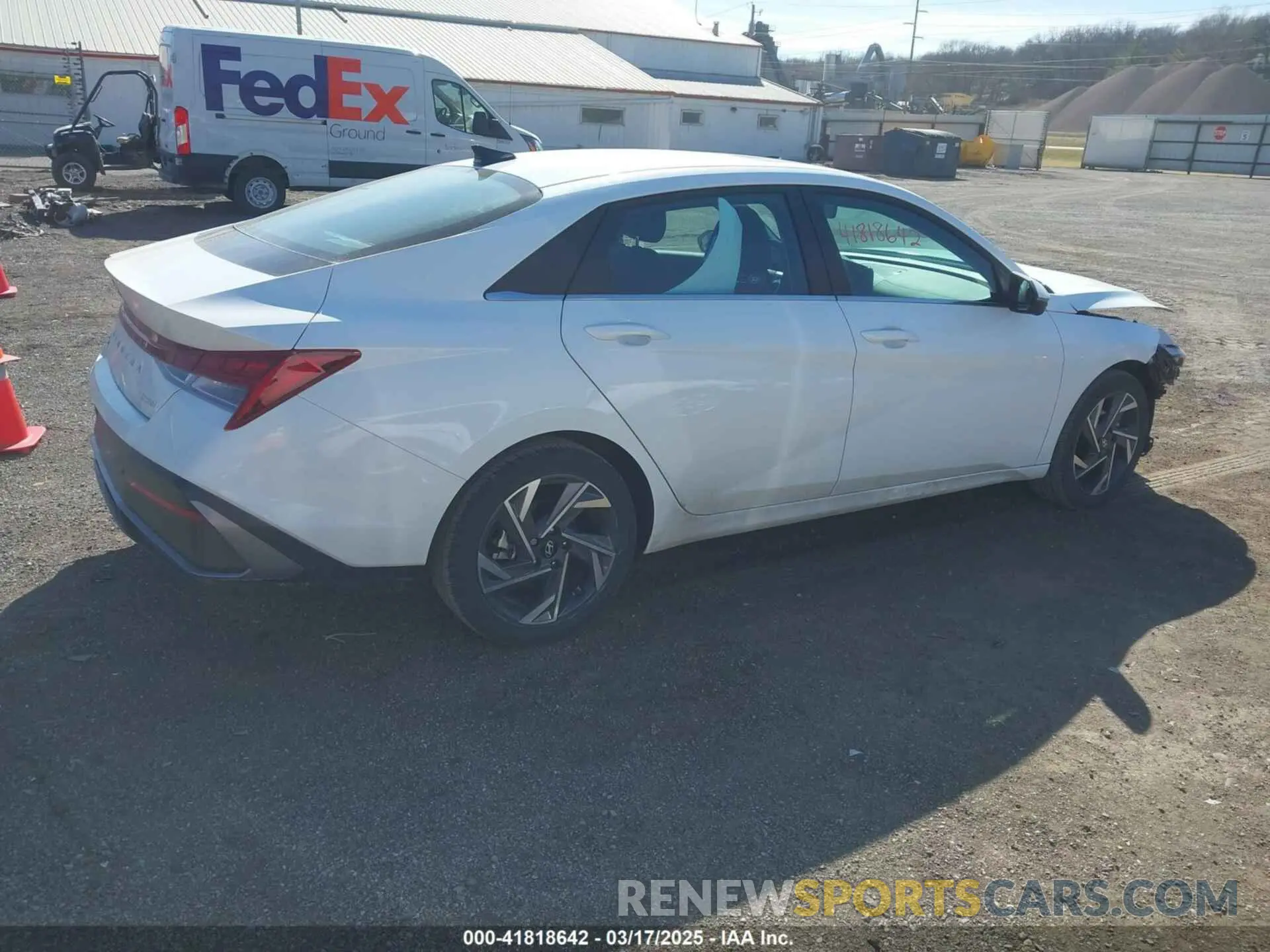 4 fotografías del automóvil dañado KMHLP4DGXRU779755 HYUNDAI ELANTRA 2024
