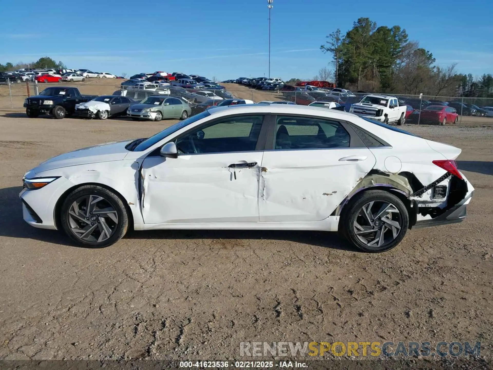 14 fotografías del automóvil dañado KMHLS4DG2RU700187 HYUNDAI ELANTRA 2024