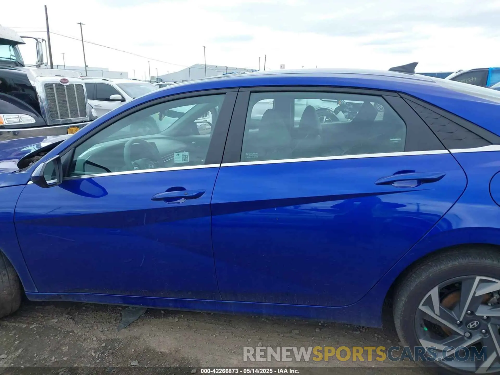 13 fotografías del automóvil dañado KMHLS4DG2RU750734 HYUNDAI ELANTRA 2024