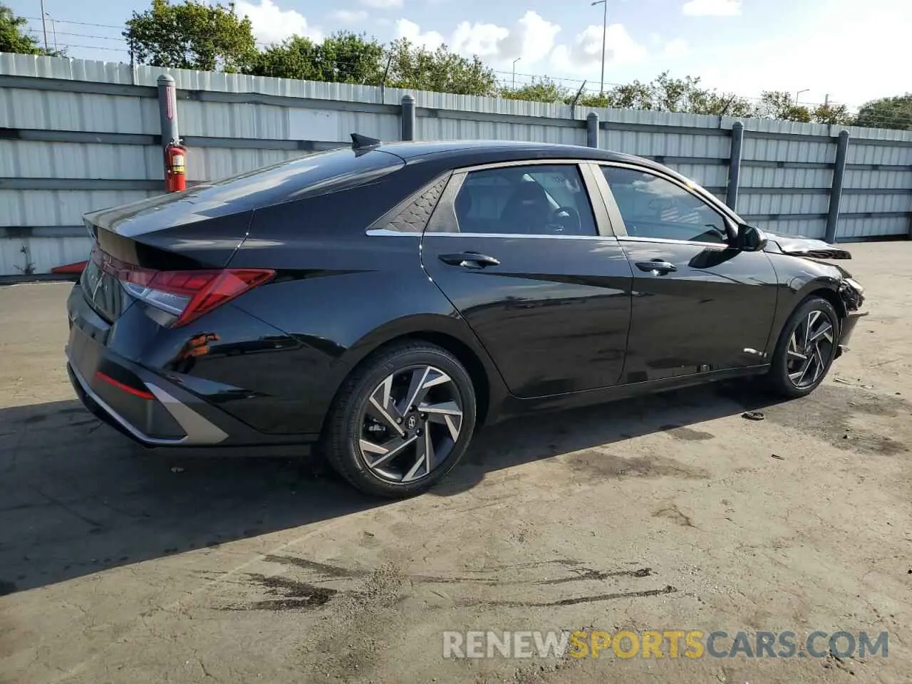 3 fotografías del automóvil dañado KMHLS4DG2RU756503 HYUNDAI ELANTRA 2024