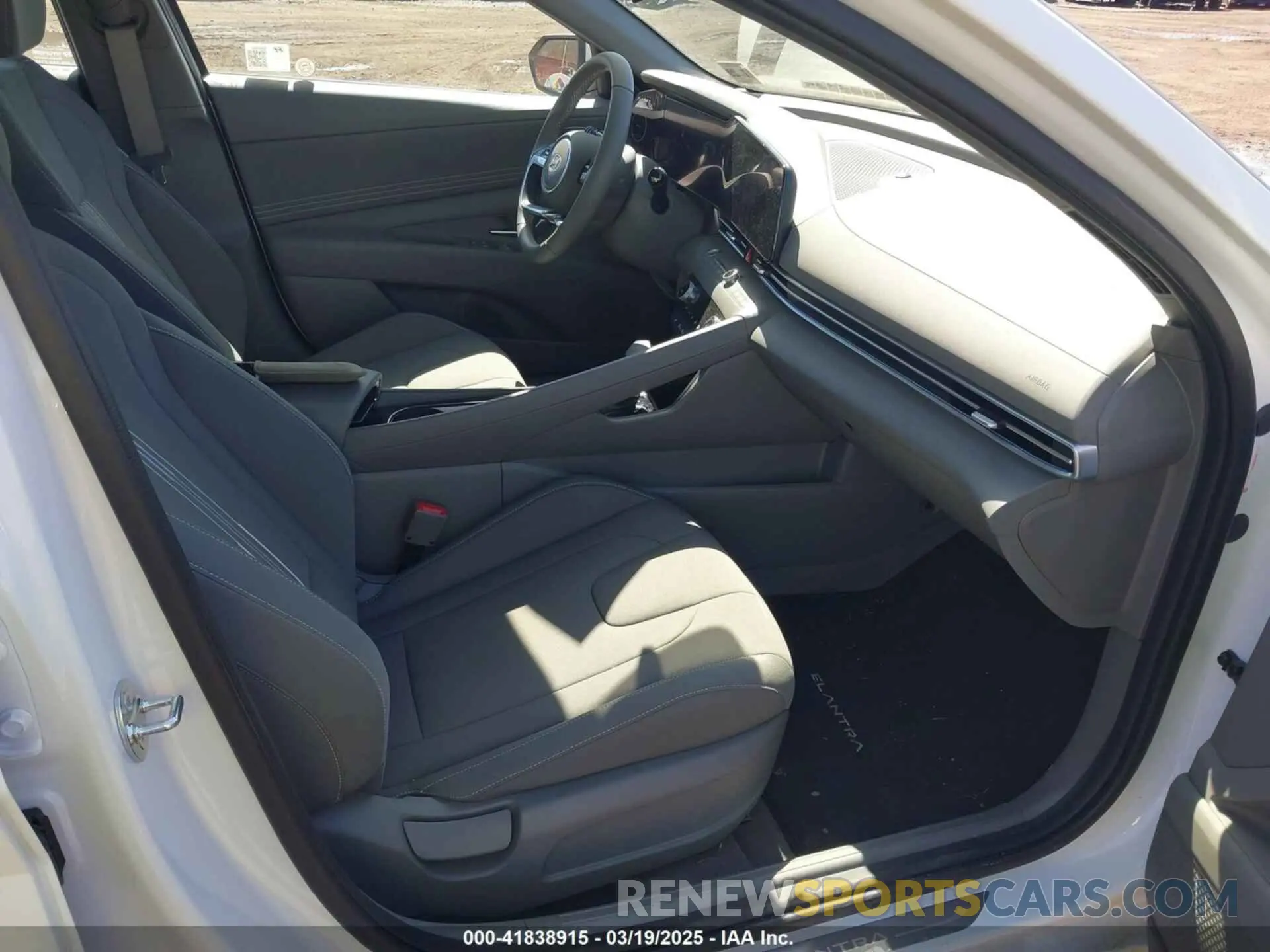 5 fotografías del automóvil dañado KMHLS4DG5RU764563 HYUNDAI ELANTRA 2024