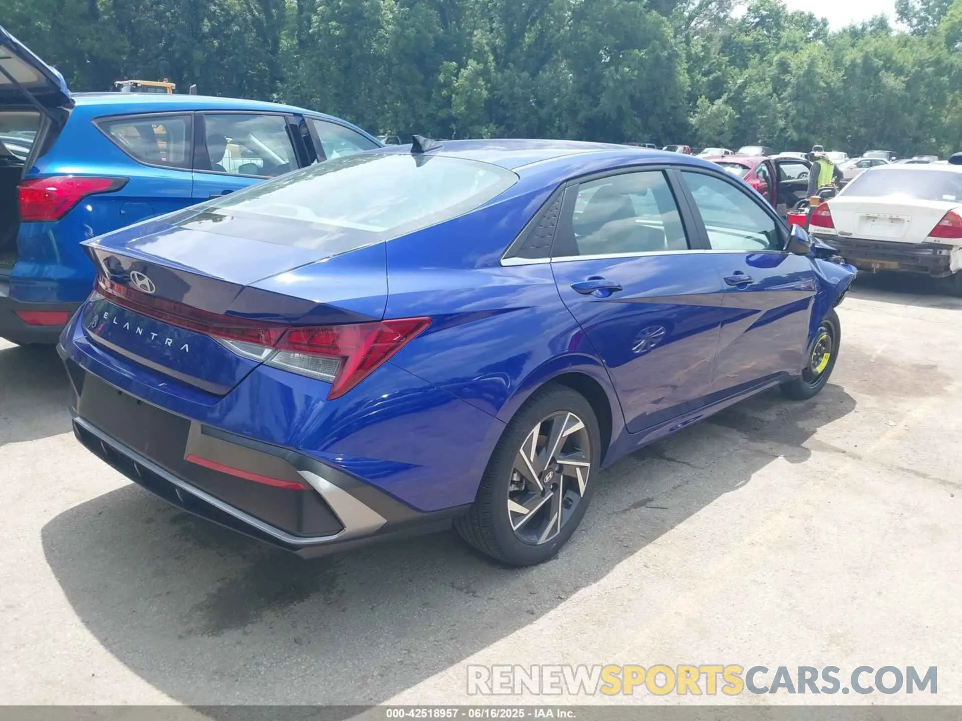 4 fotografías del automóvil dañado KMHLS4DG6RU701049 HYUNDAI ELANTRA 2024