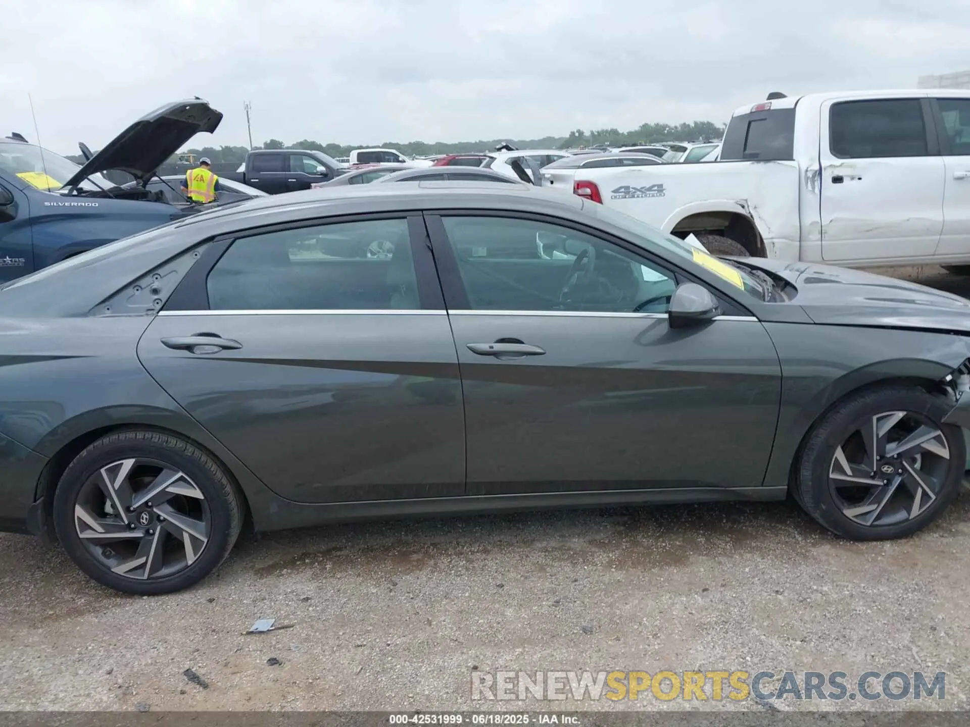 13 fotografías del automóvil dañado KMHLS4DG6RU745651 HYUNDAI ELANTRA 2024