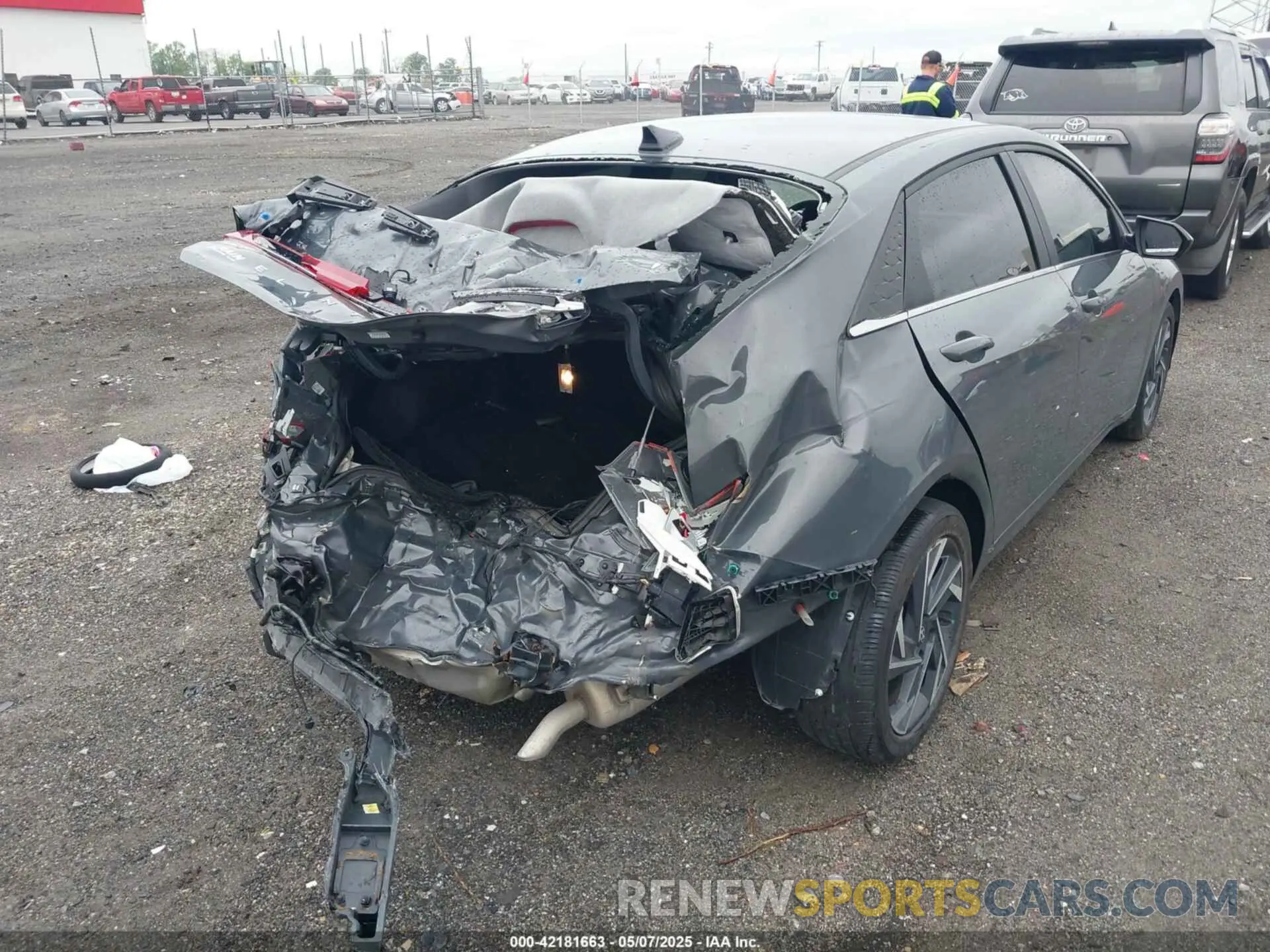 17 fotografías del automóvil dañado KMHLS4DG7RU822284 HYUNDAI ELANTRA 2024