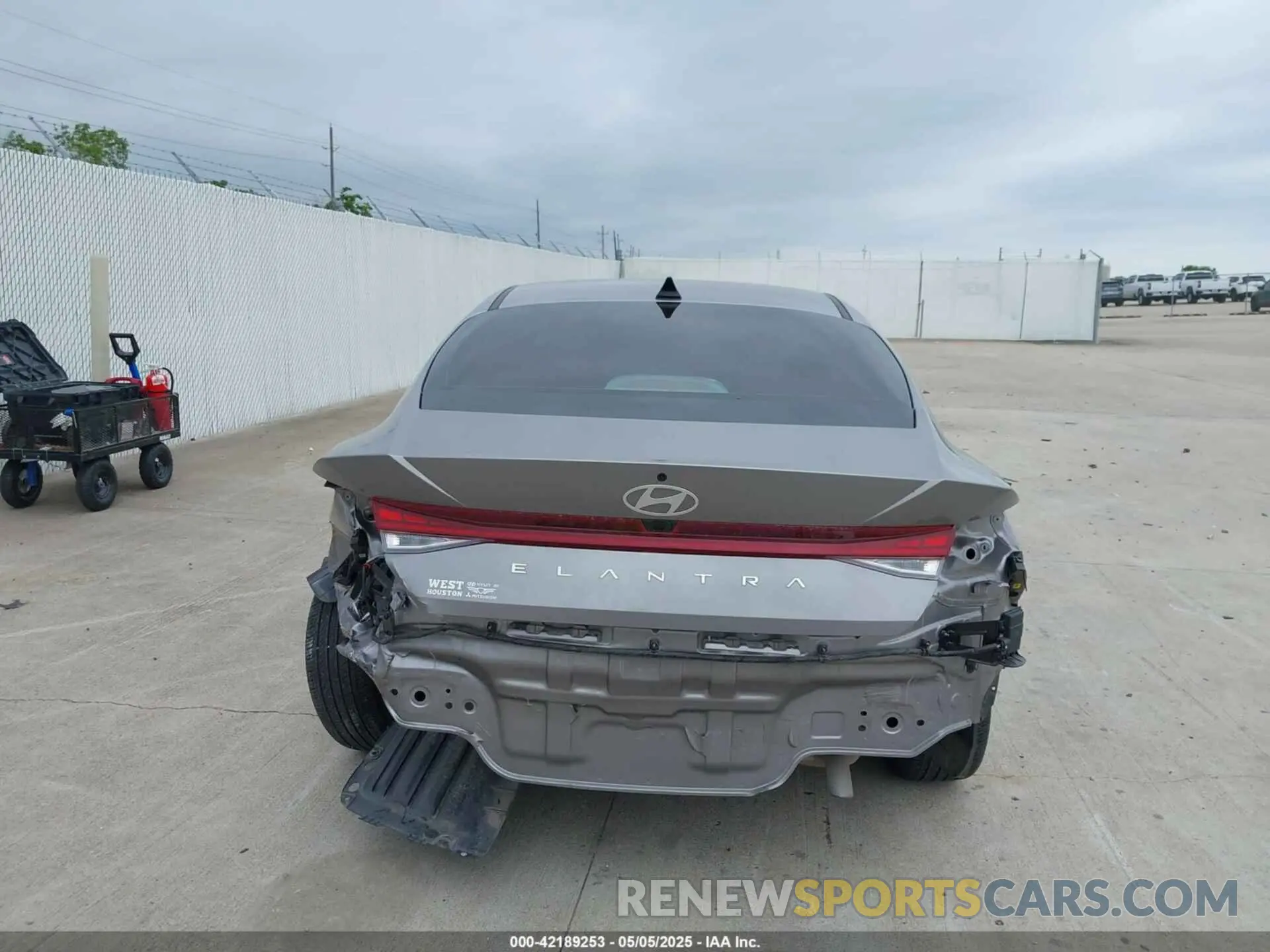 16 fotografías del automóvil dañado KMHLS4DGXRU717514 HYUNDAI ELANTRA 2024