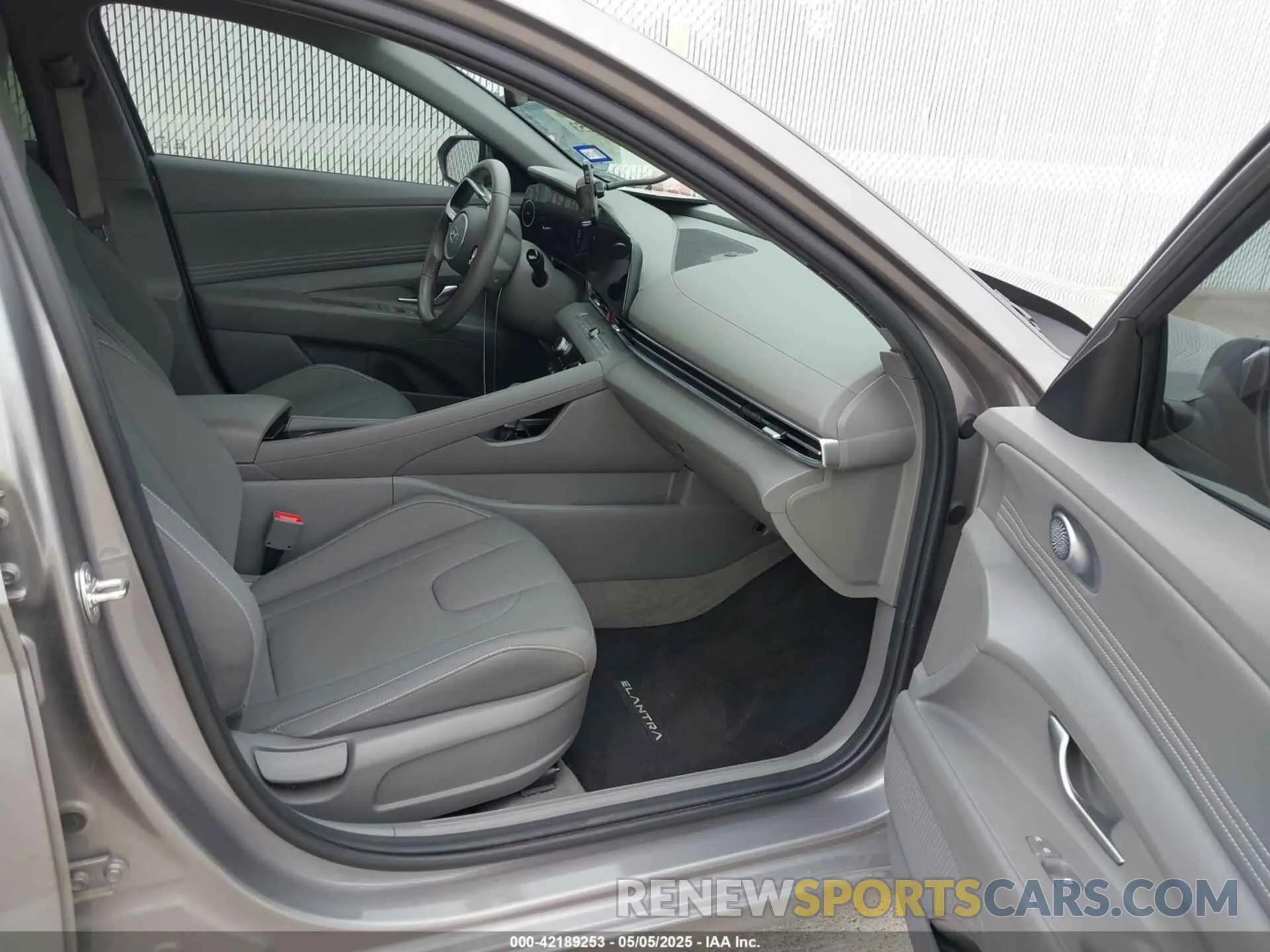 5 fotografías del automóvil dañado KMHLS4DGXRU717514 HYUNDAI ELANTRA 2024