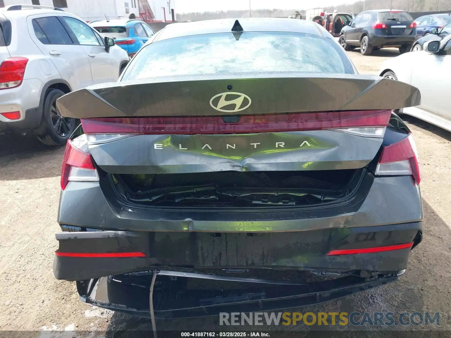 16 fotografías del automóvil dañado KMHLL4DG0SU855615 HYUNDAI ELANTRA 2025