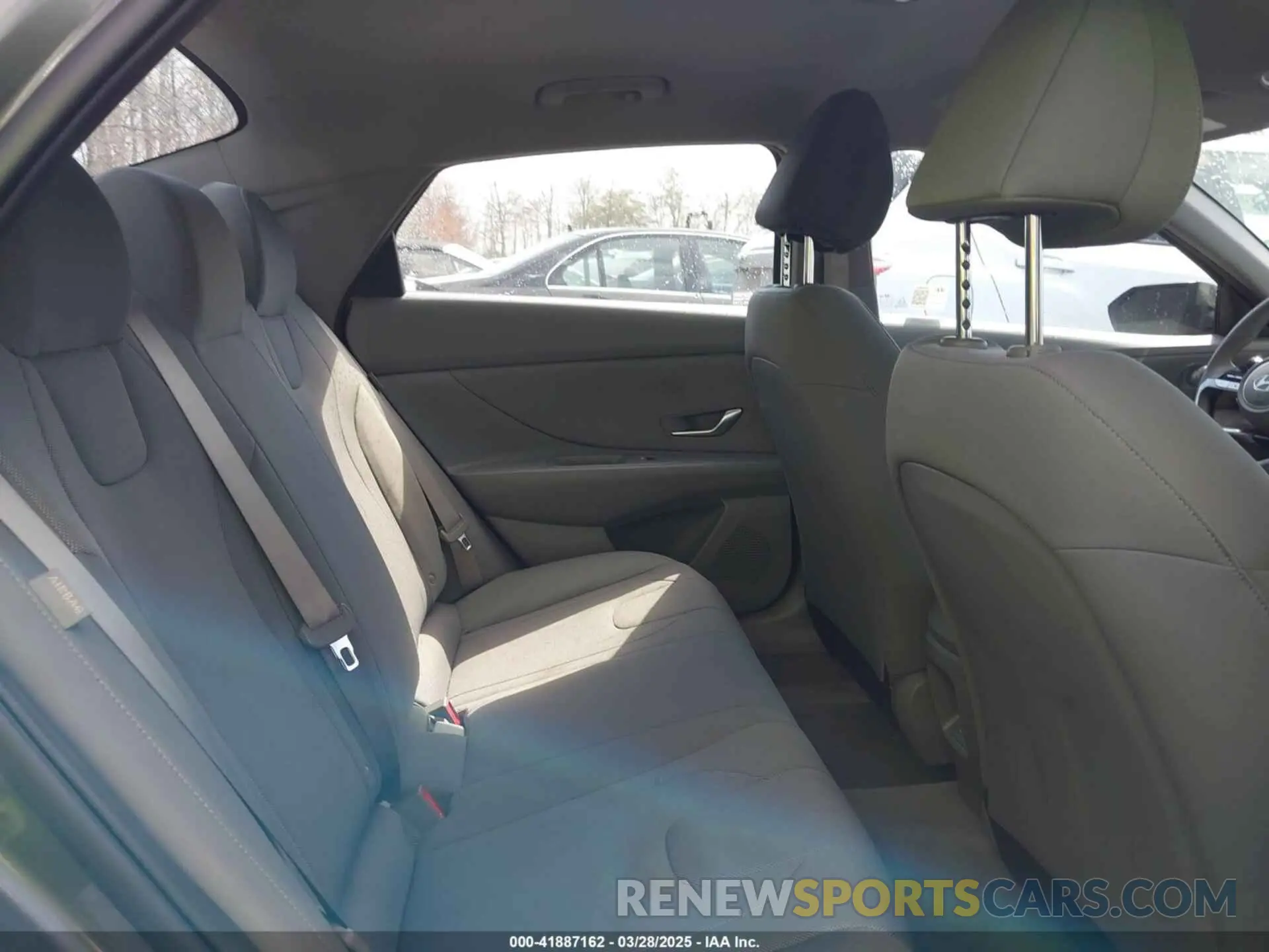 8 fotografías del automóvil dañado KMHLL4DG0SU855615 HYUNDAI ELANTRA 2025