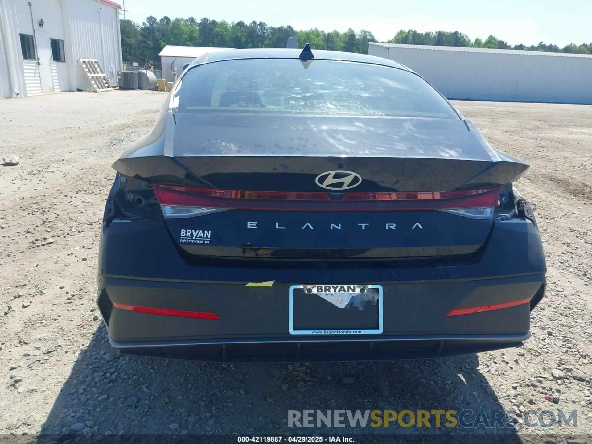 17 fotografías del automóvil dañado KMHLL4DG2SU860153 HYUNDAI ELANTRA 2025
