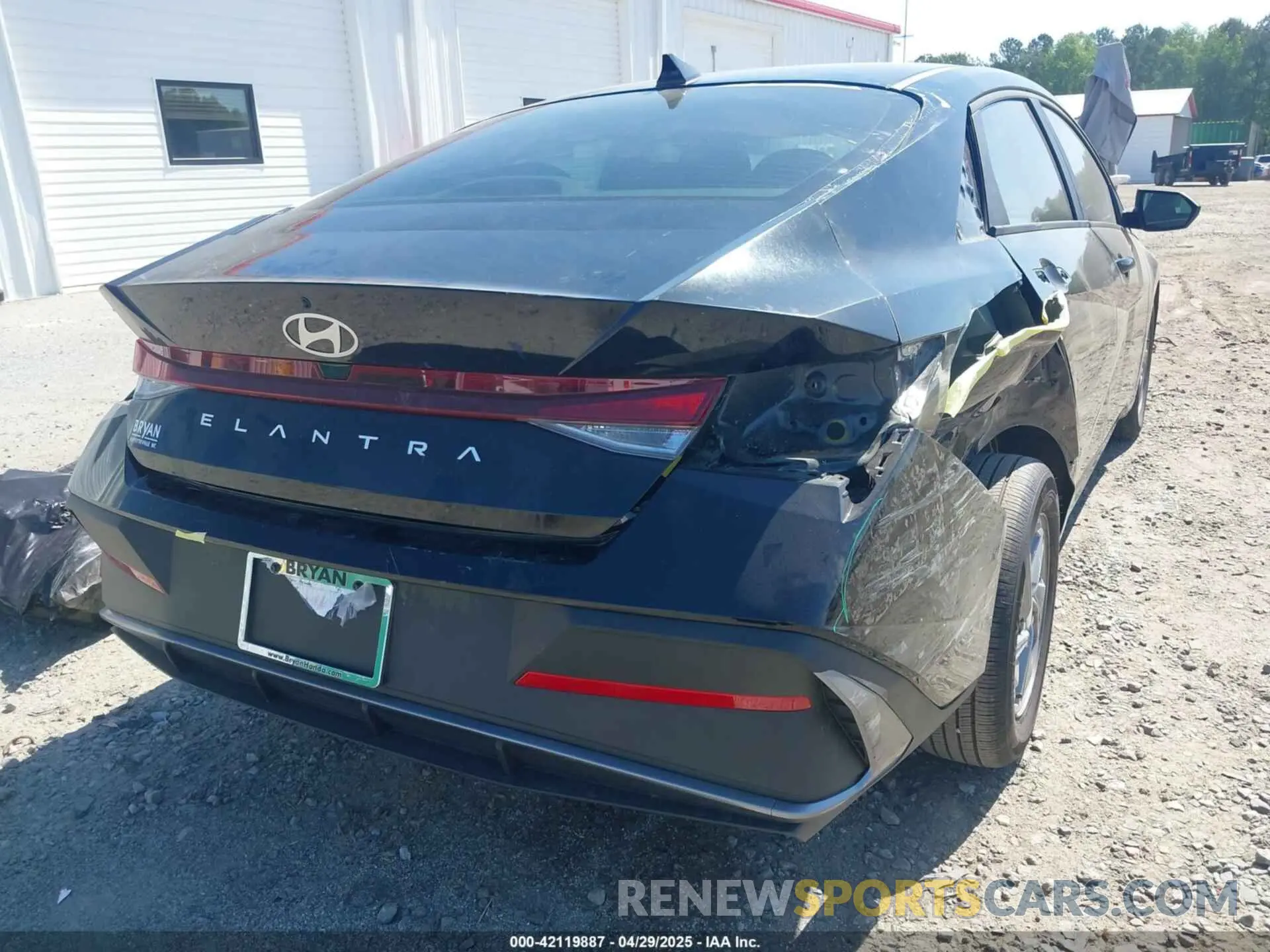 19 fotografías del automóvil dañado KMHLL4DG2SU860153 HYUNDAI ELANTRA 2025