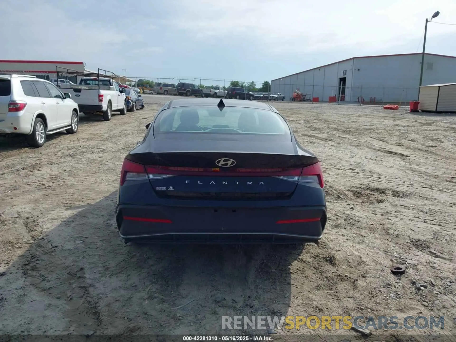 17 fotografías del automóvil dañado KMHLL4DG3SU887202 HYUNDAI ELANTRA 2025