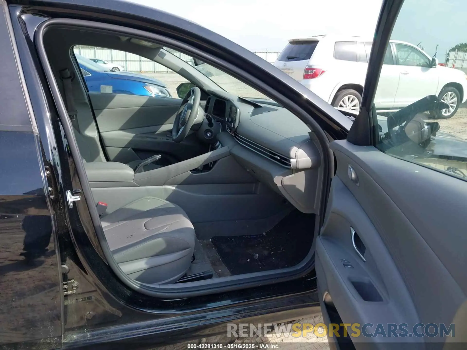 5 fotografías del automóvil dañado KMHLL4DG3SU887202 HYUNDAI ELANTRA 2025