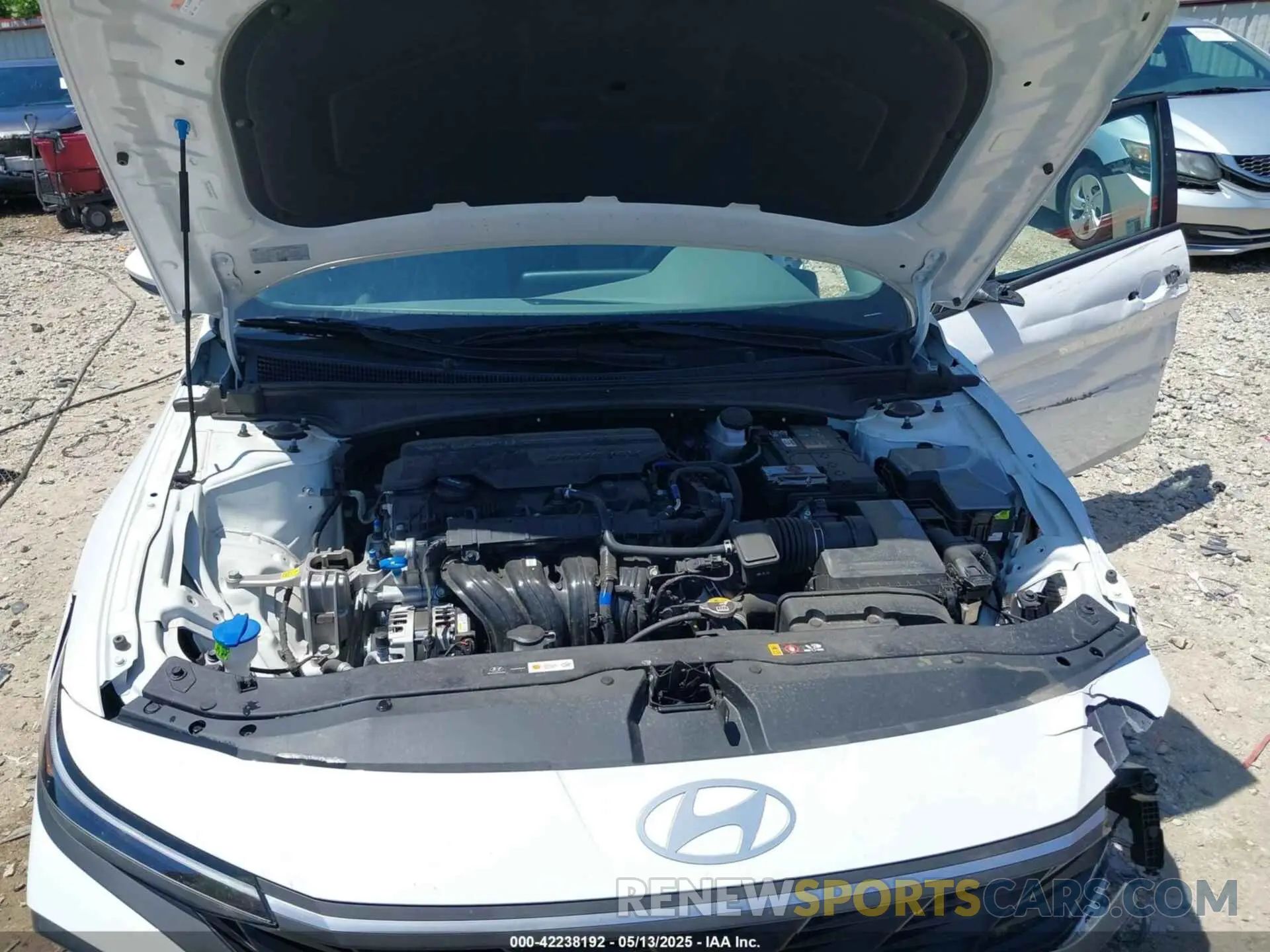 10 fotografías del automóvil dañado KMHLL4DG4SU876113 HYUNDAI ELANTRA 2025