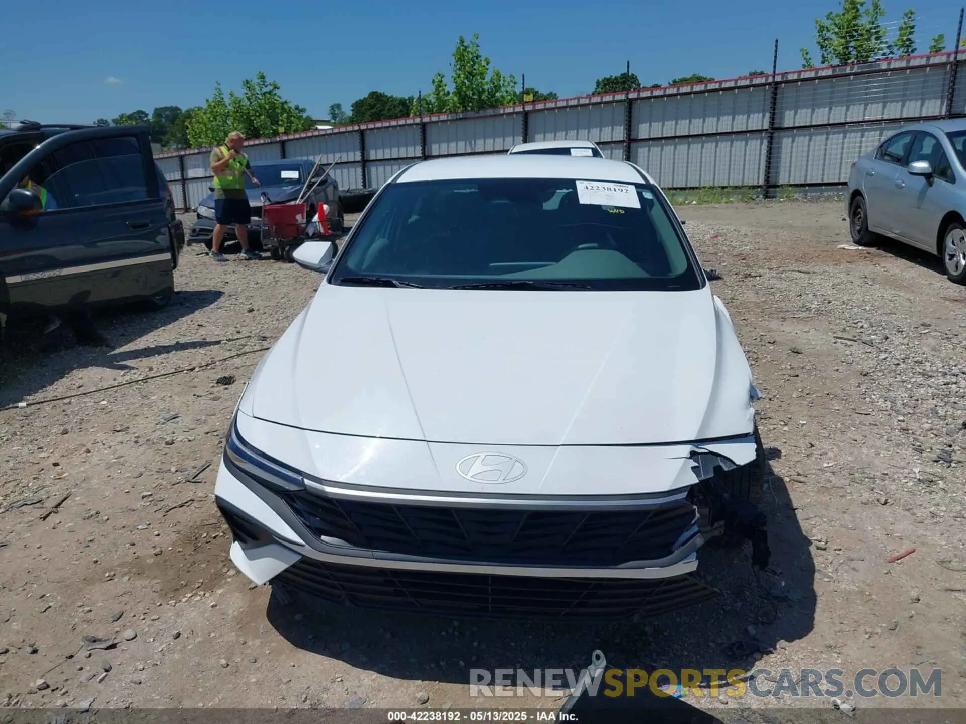 12 fotografías del automóvil dañado KMHLL4DG4SU876113 HYUNDAI ELANTRA 2025