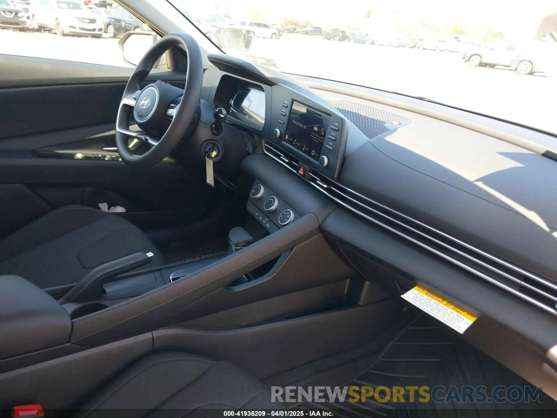 5 fotografías del automóvil dañado KMHLL4DG4SU897222 HYUNDAI ELANTRA 2025