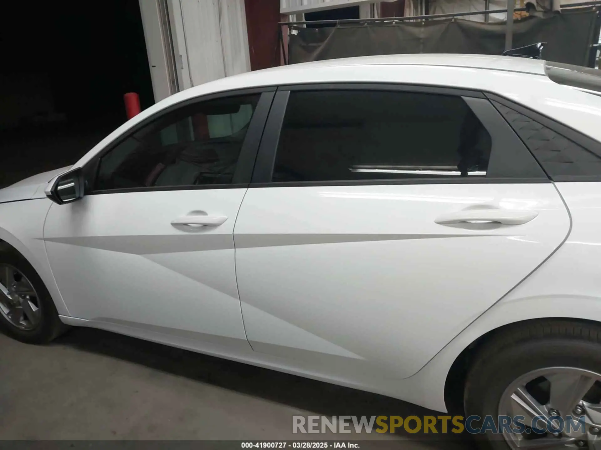 15 fotografías del automóvil dañado KMHLL4DG5SU913590 HYUNDAI ELANTRA 2025