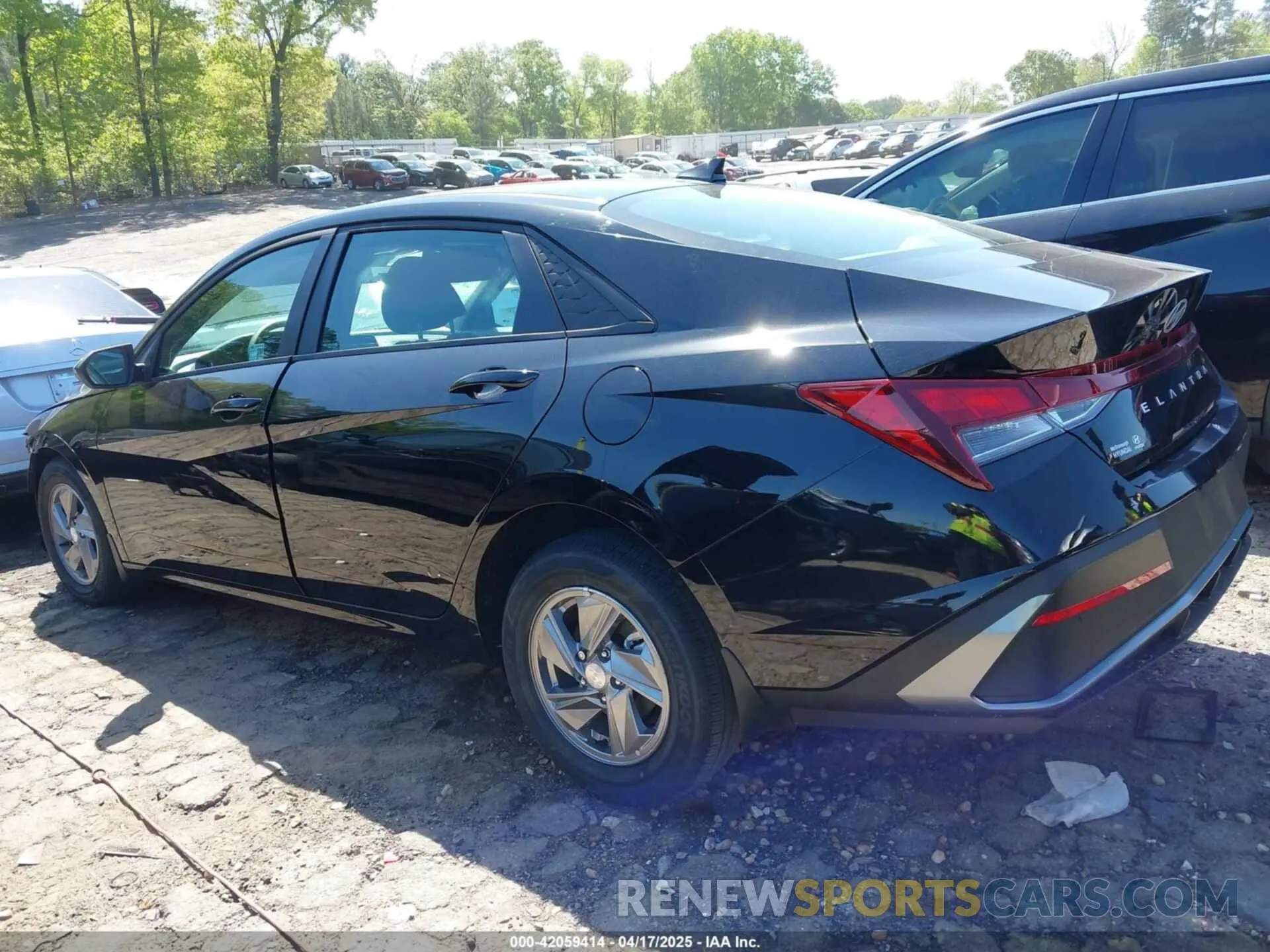 3 fotografías del automóvil dañado KMHLL4DG7SU942038 HYUNDAI ELANTRA 2025
