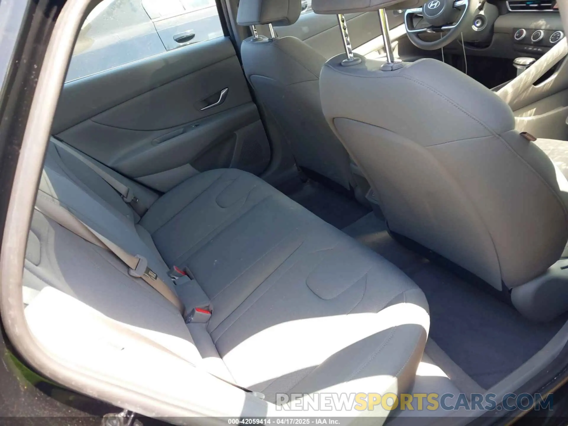 8 fotografías del automóvil dañado KMHLL4DG7SU942038 HYUNDAI ELANTRA 2025