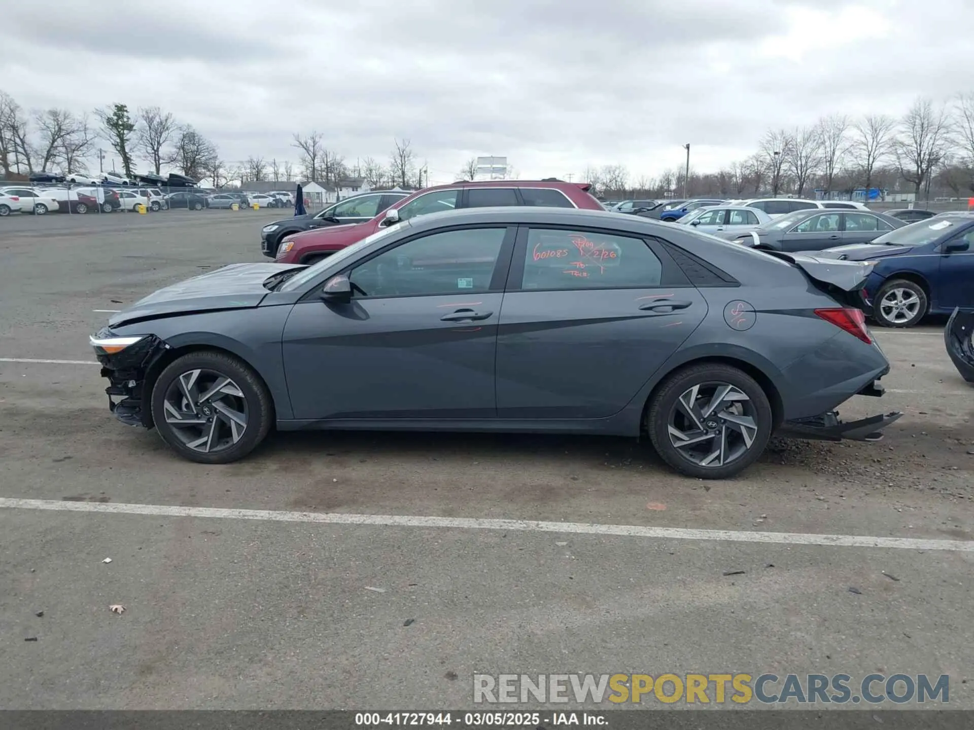 14 fotografías del automóvil dañado KMHLM4DG0SU900775 HYUNDAI ELANTRA 2025
