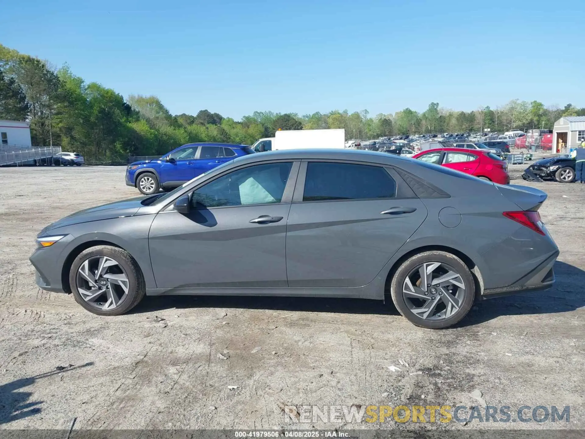 14 fotografías del automóvil dañado KMHLM4DG1SU872002 HYUNDAI ELANTRA 2025