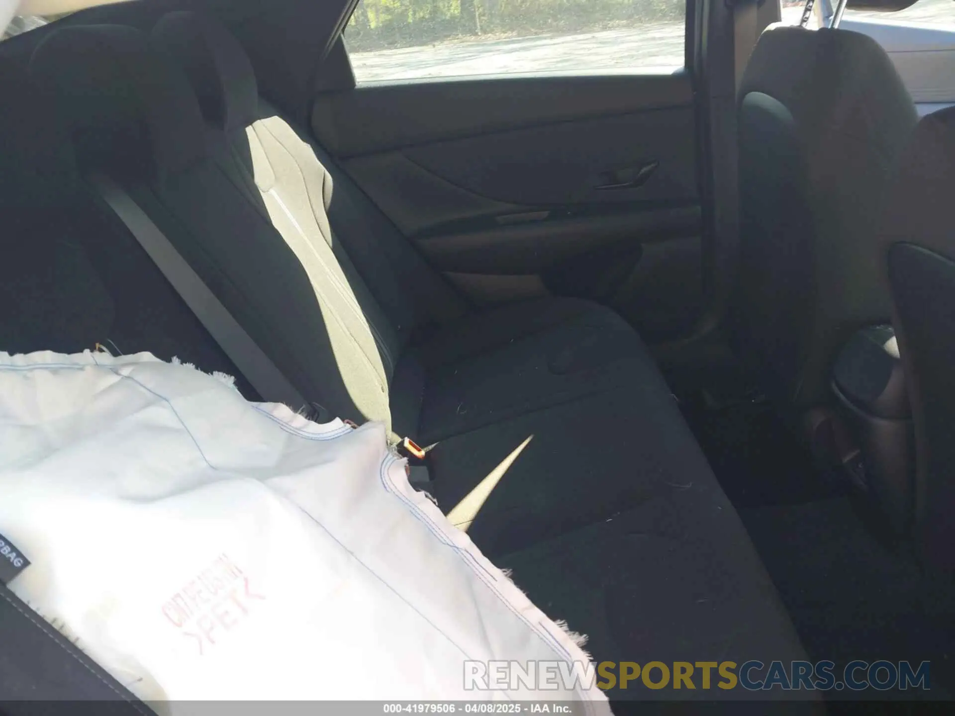 8 fotografías del automóvil dañado KMHLM4DG1SU872002 HYUNDAI ELANTRA 2025
