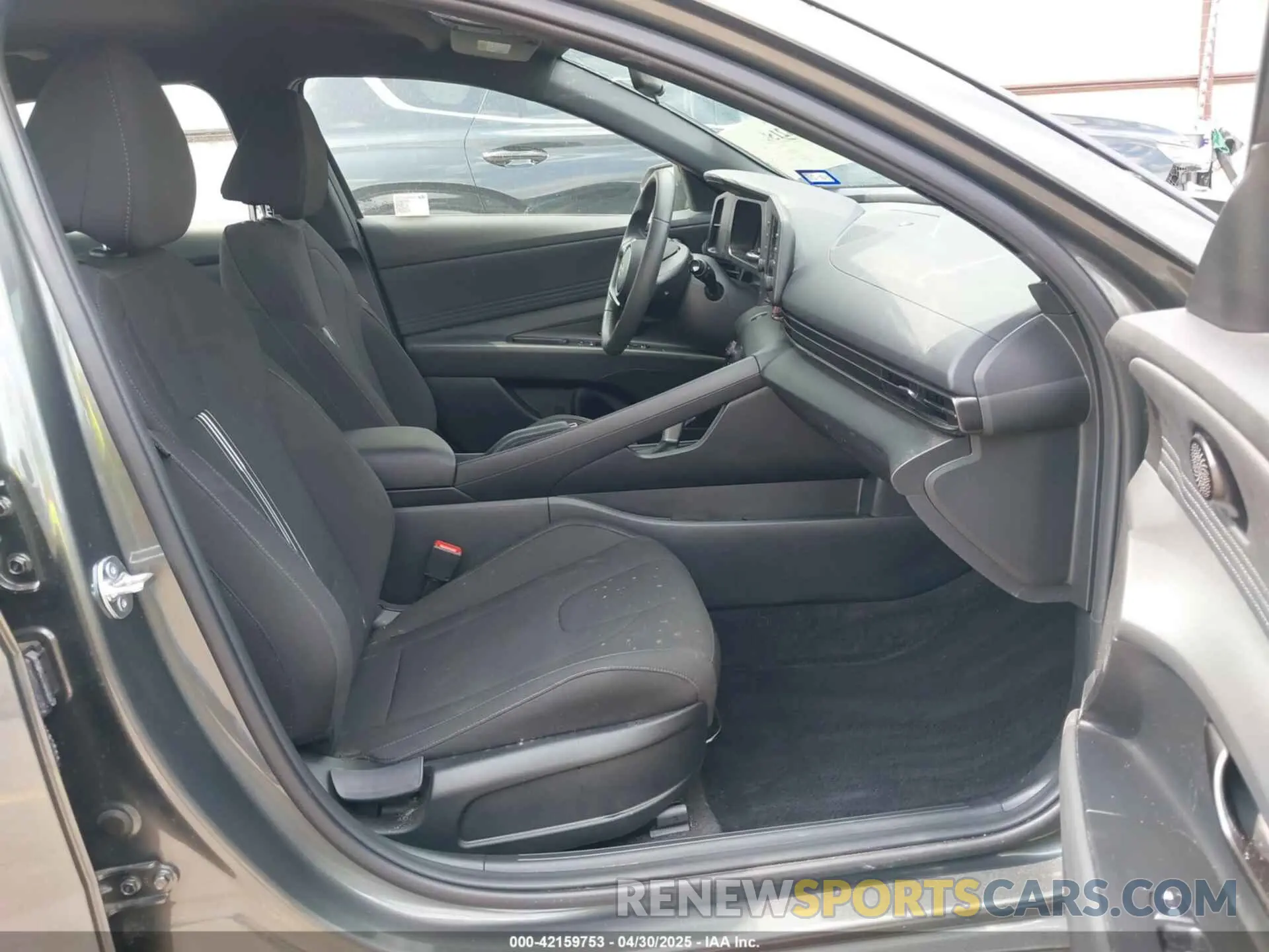 5 fotografías del automóvil dañado KMHLM4DG2SU878097 HYUNDAI ELANTRA 2025