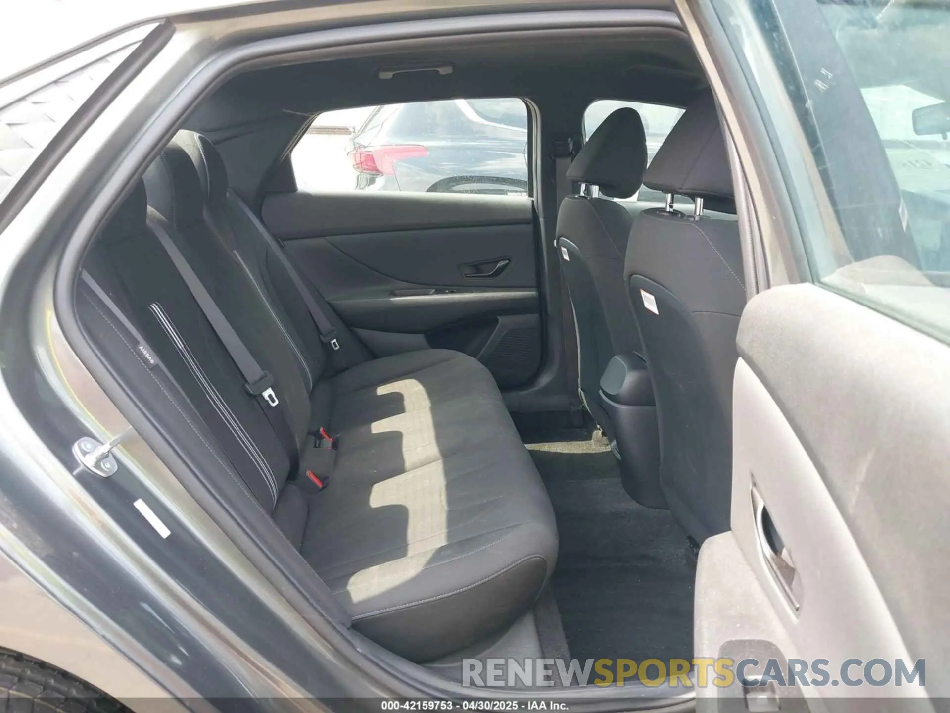 8 fotografías del automóvil dañado KMHLM4DG2SU878097 HYUNDAI ELANTRA 2025