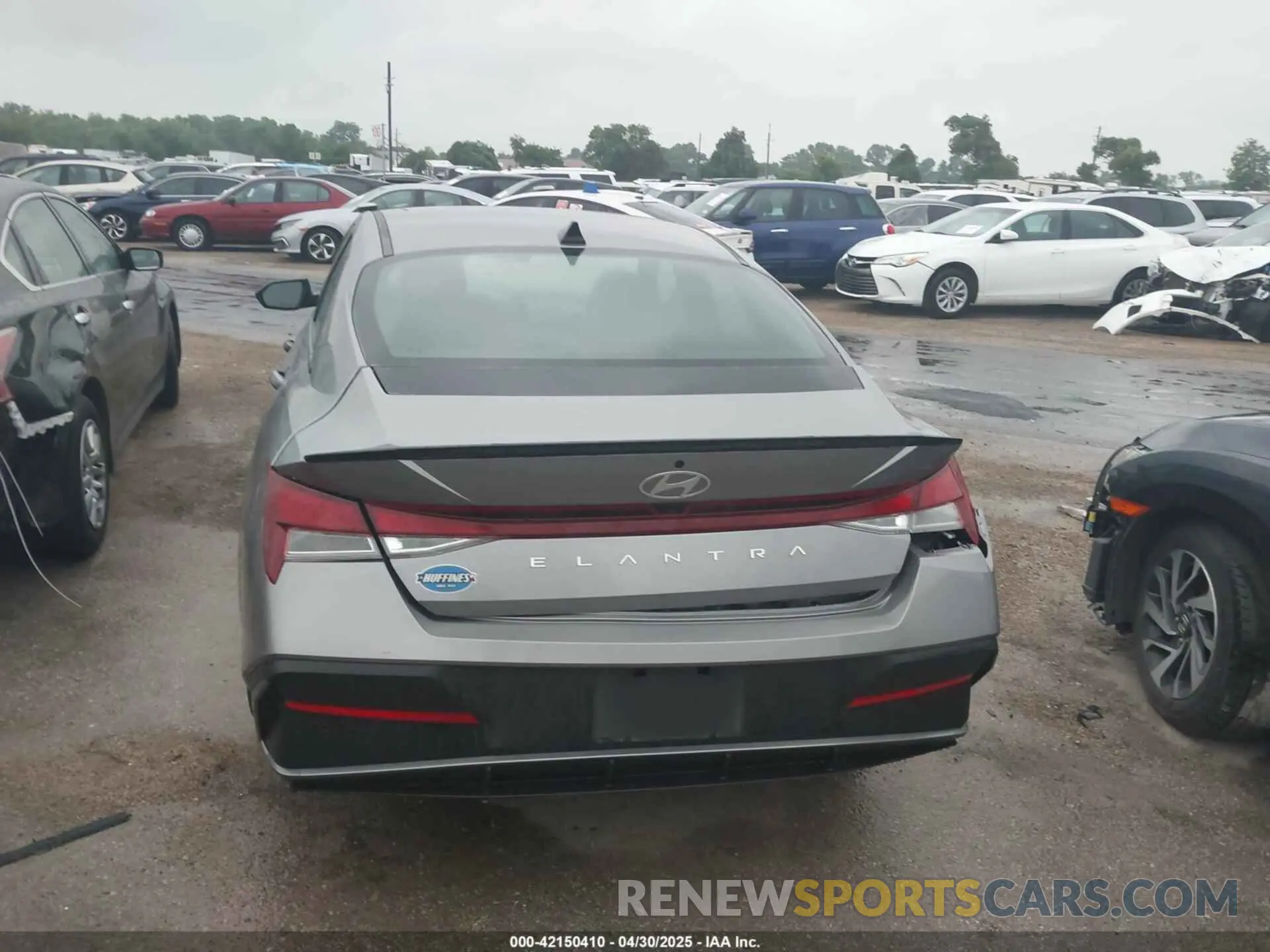 15 fotografías del automóvil dañado KMHLM4DG2SU887236 HYUNDAI ELANTRA 2025