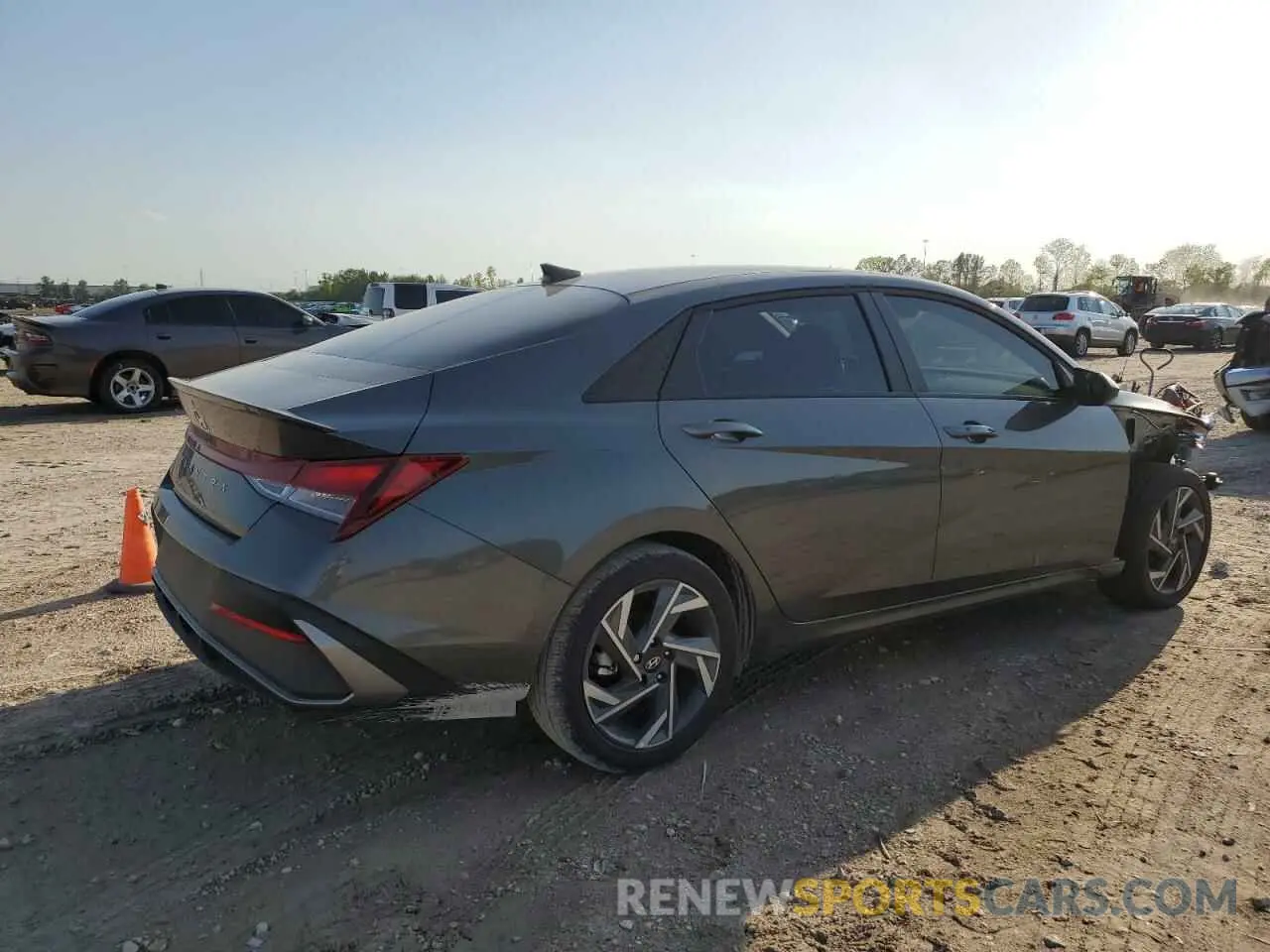 3 fotografías del automóvil dañado KMHLM4DG2SU923636 HYUNDAI ELANTRA 2025