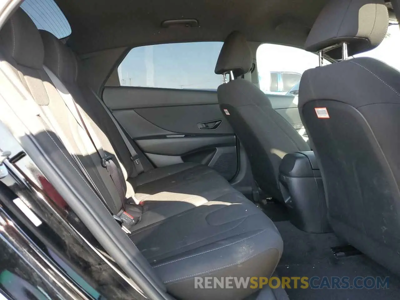 10 fotografías del automóvil dañado KMHLM4DG3SU869537 HYUNDAI ELANTRA 2025