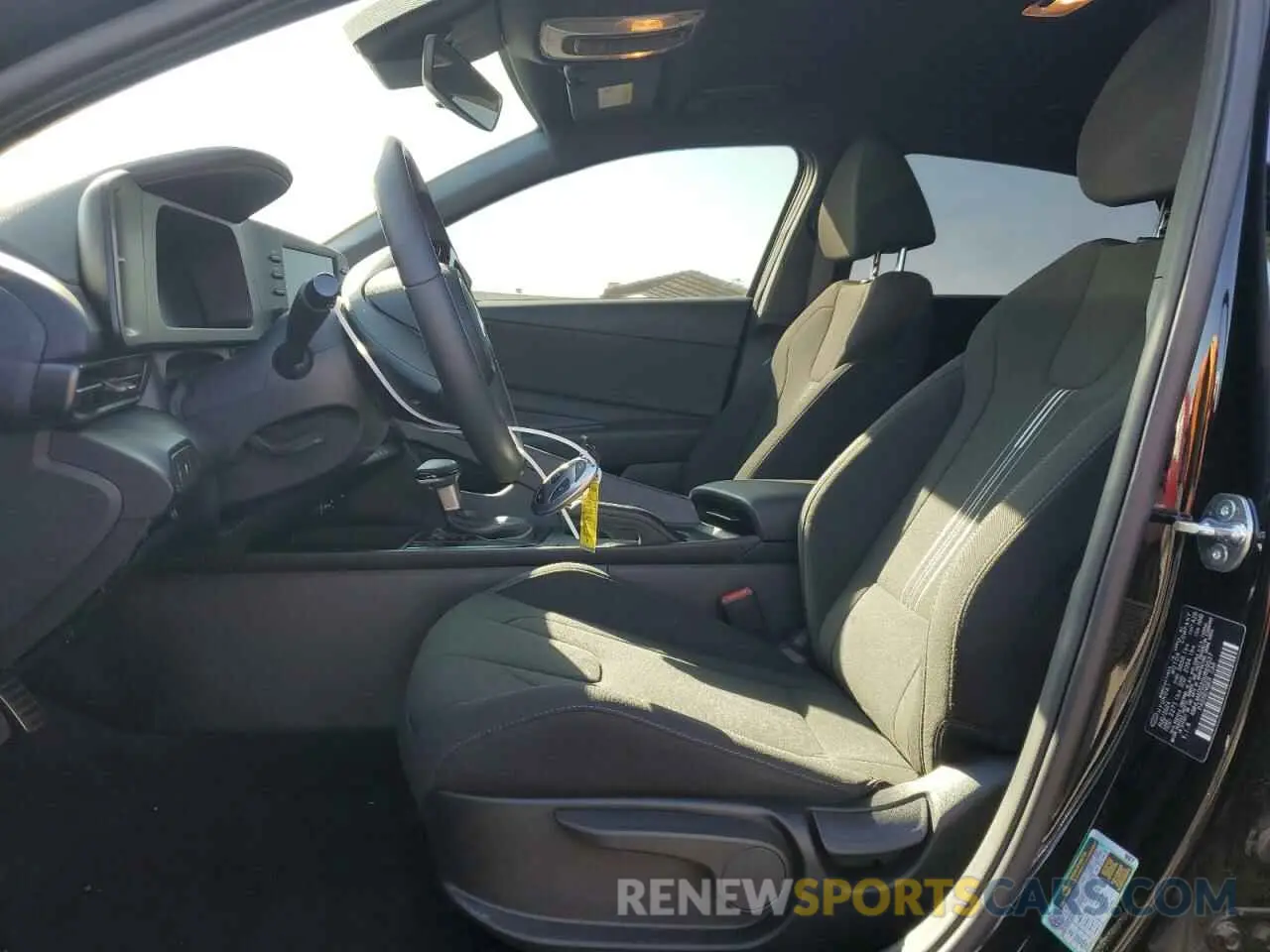 7 fotografías del automóvil dañado KMHLM4DG3SU869537 HYUNDAI ELANTRA 2025