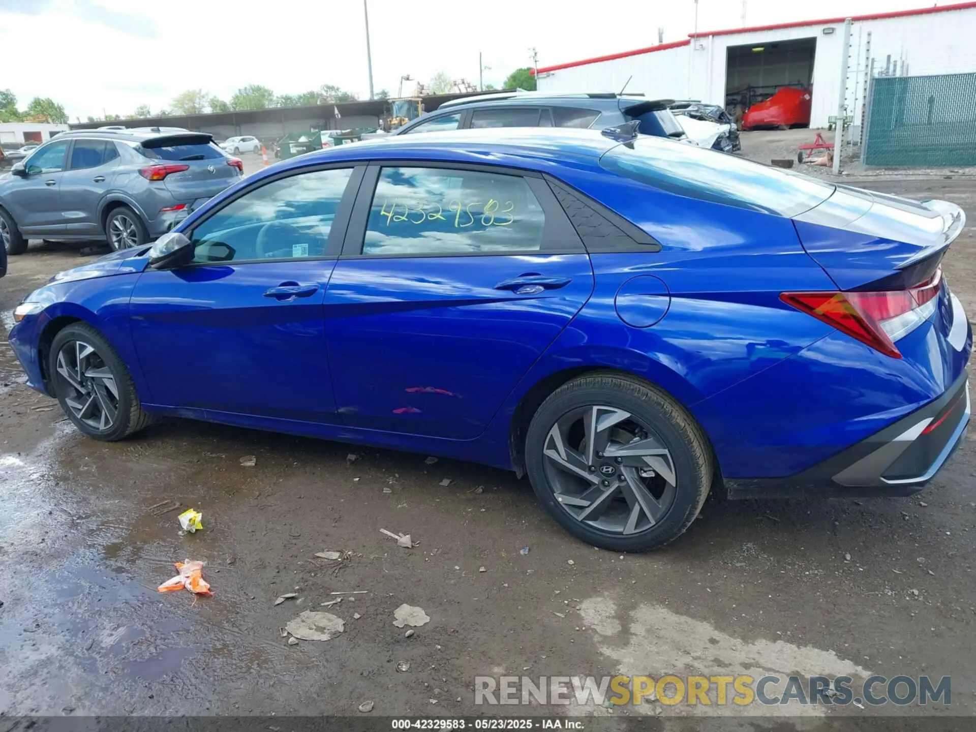 14 fotografías del automóvil dañado KMHLM4DG4SU001949 HYUNDAI ELANTRA 2025