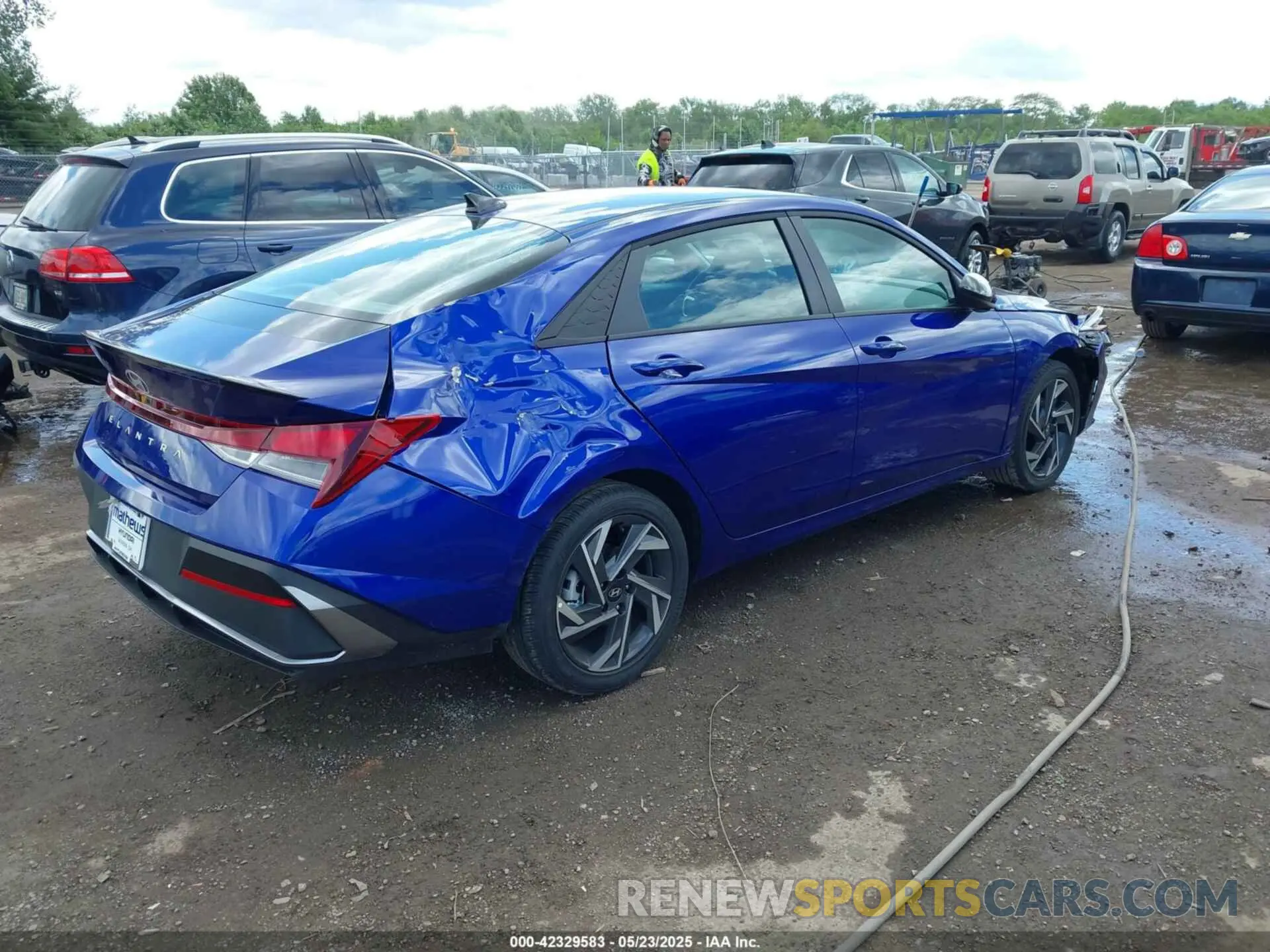 4 fotografías del automóvil dañado KMHLM4DG4SU001949 HYUNDAI ELANTRA 2025