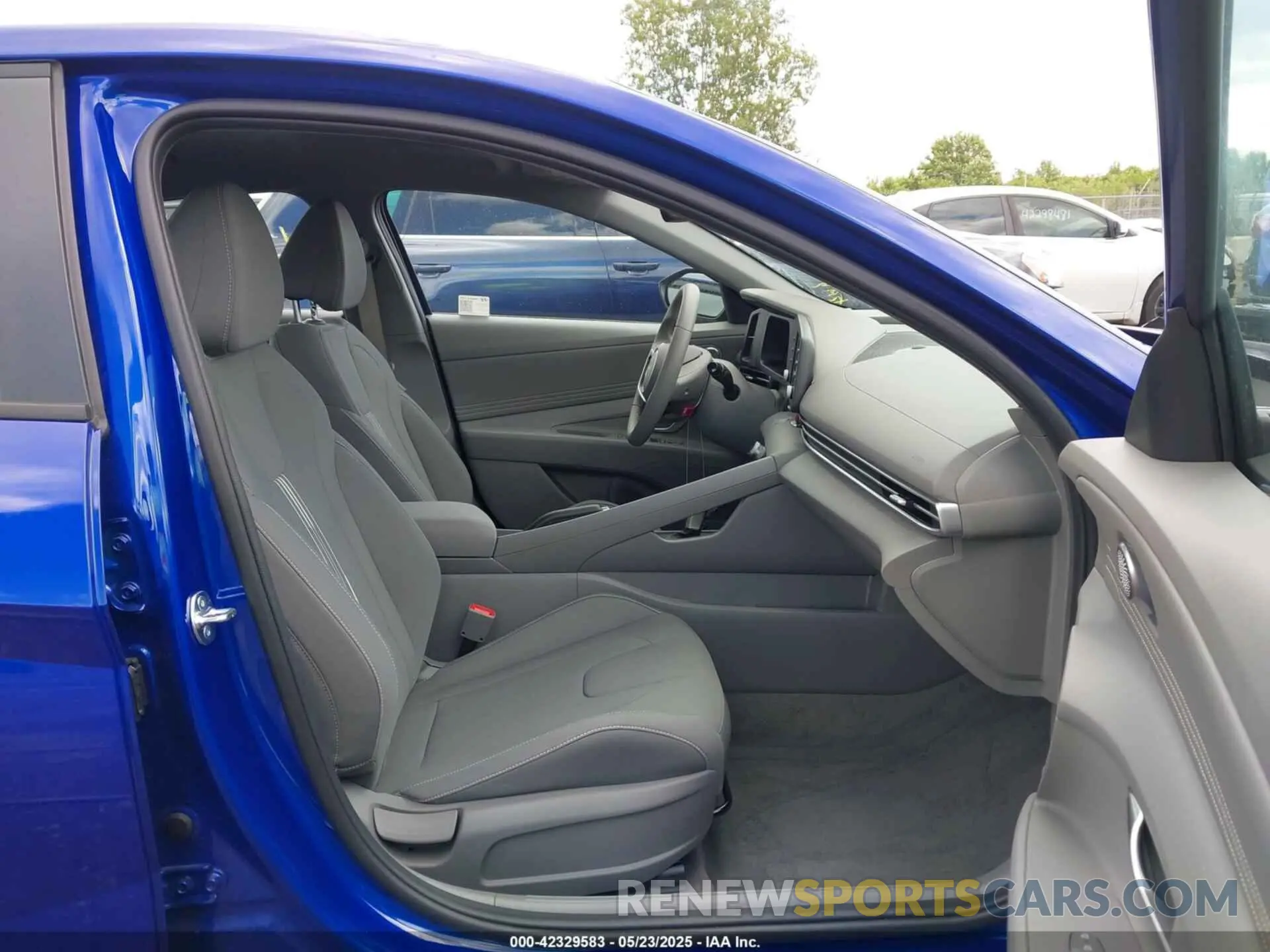 5 fotografías del automóvil dañado KMHLM4DG4SU001949 HYUNDAI ELANTRA 2025