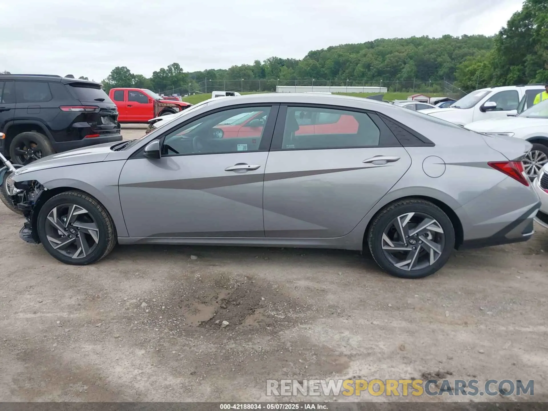 14 fotografías del automóvil dañado KMHLM4DG4SU905462 HYUNDAI ELANTRA 2025