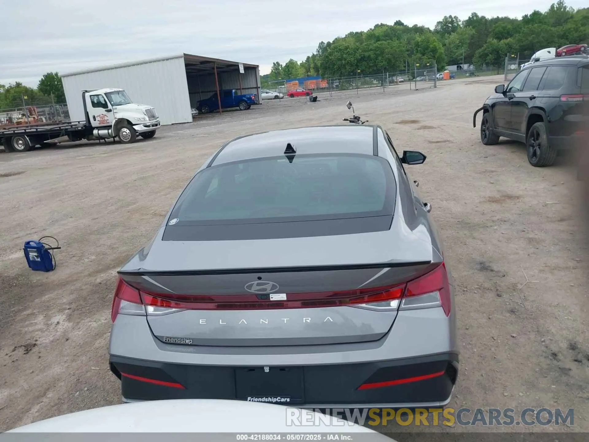 16 fotografías del automóvil dañado KMHLM4DG4SU905462 HYUNDAI ELANTRA 2025